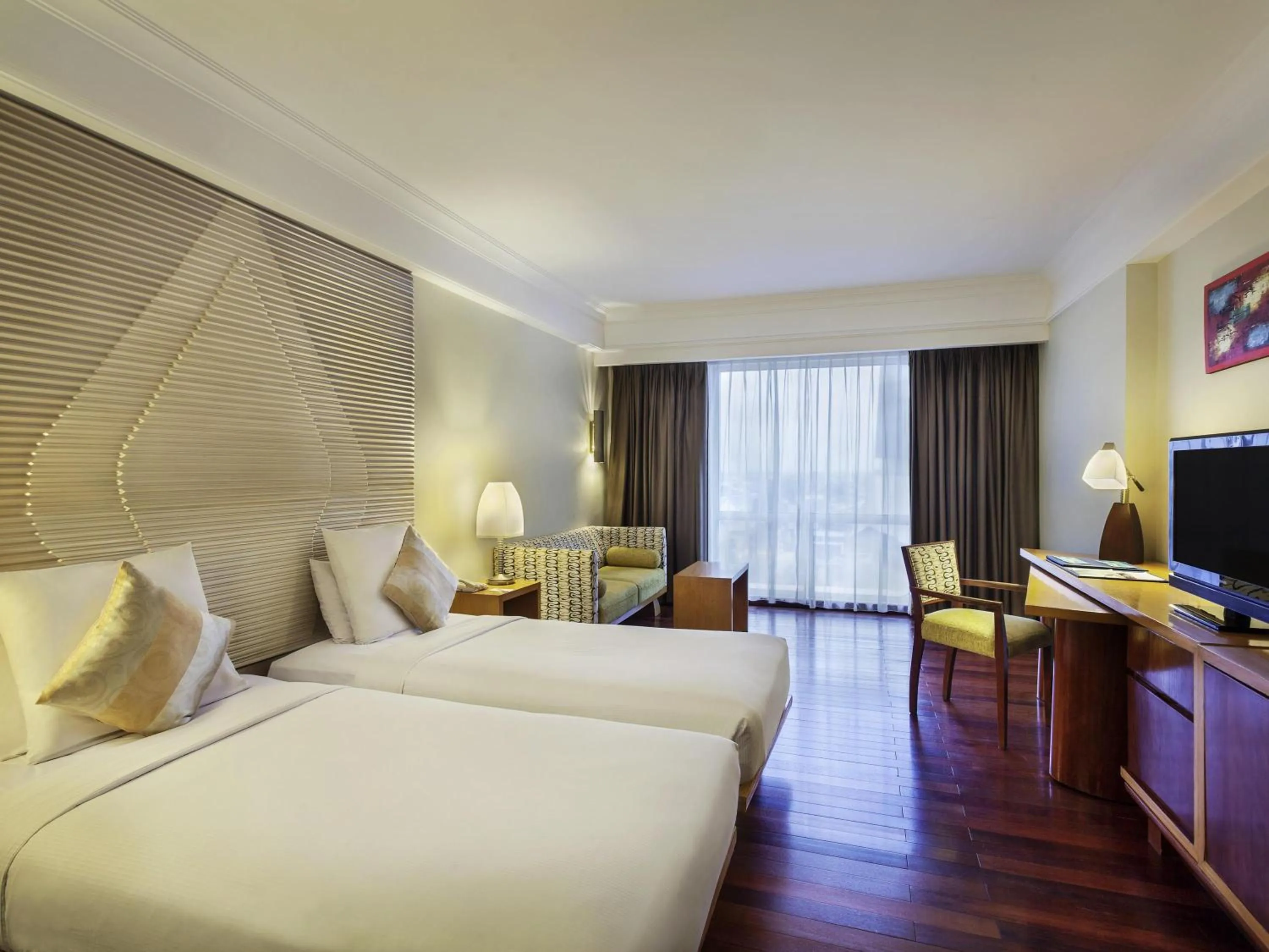 Bedroom, Bed in Novotel Semarang