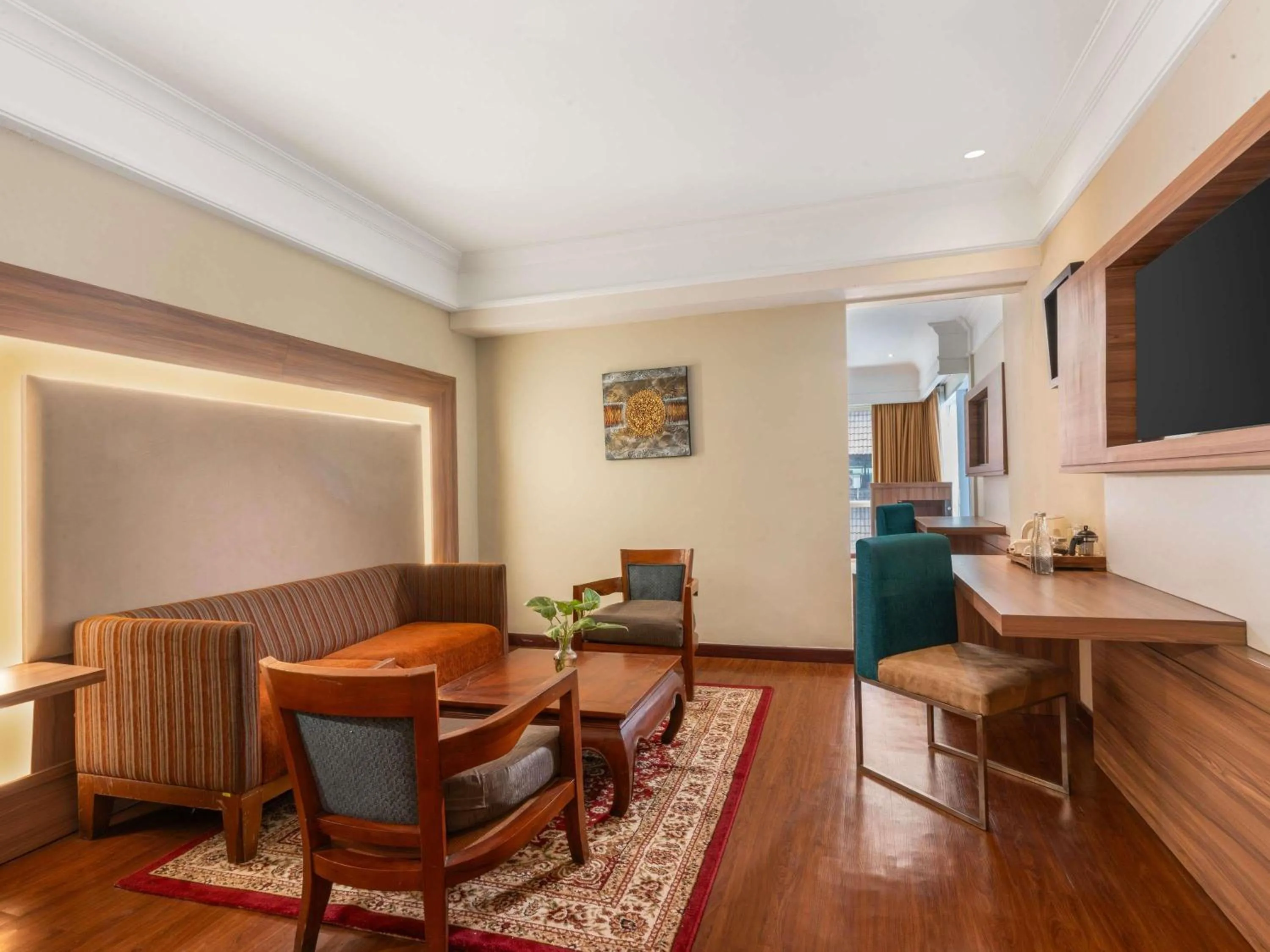 Photo of the whole room in Novotel Semarang