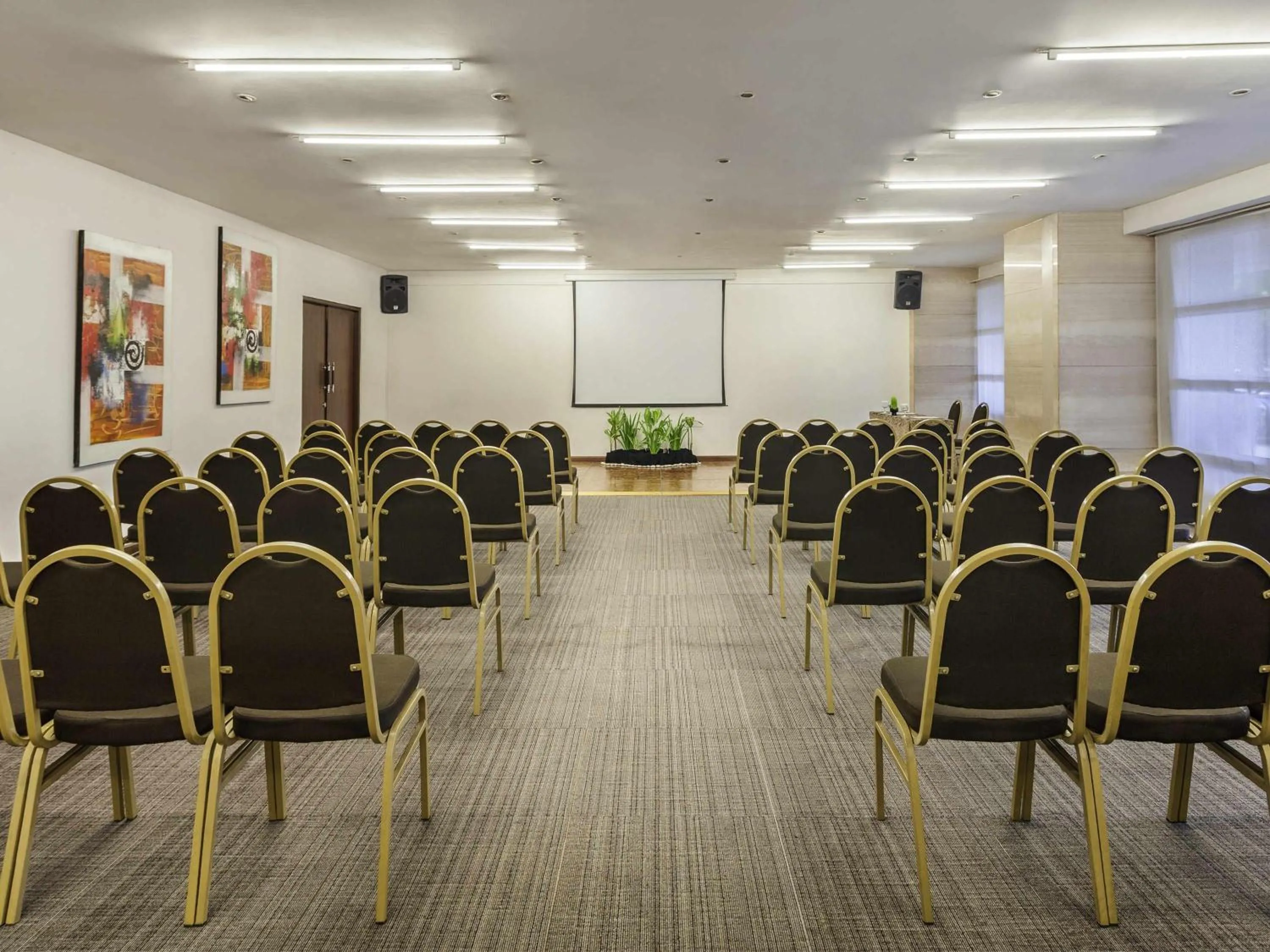 Meeting/conference room in Novotel Semarang
