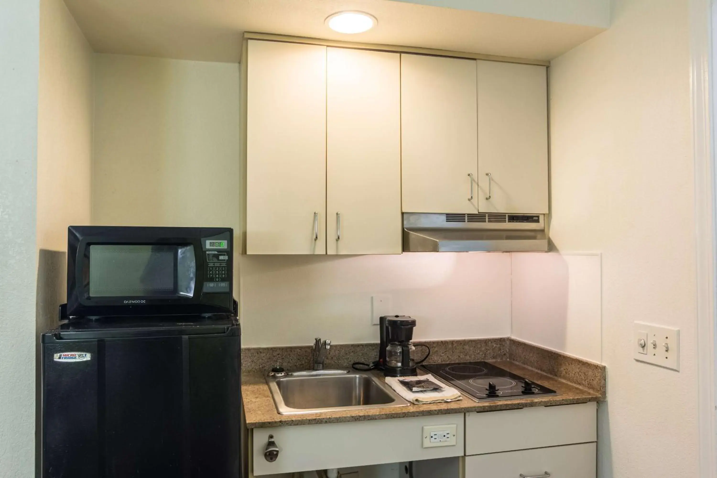 Kitchen or kitchenette, Kitchen/Kitchenette in Studio 6-Marietta, GA - Atlanta