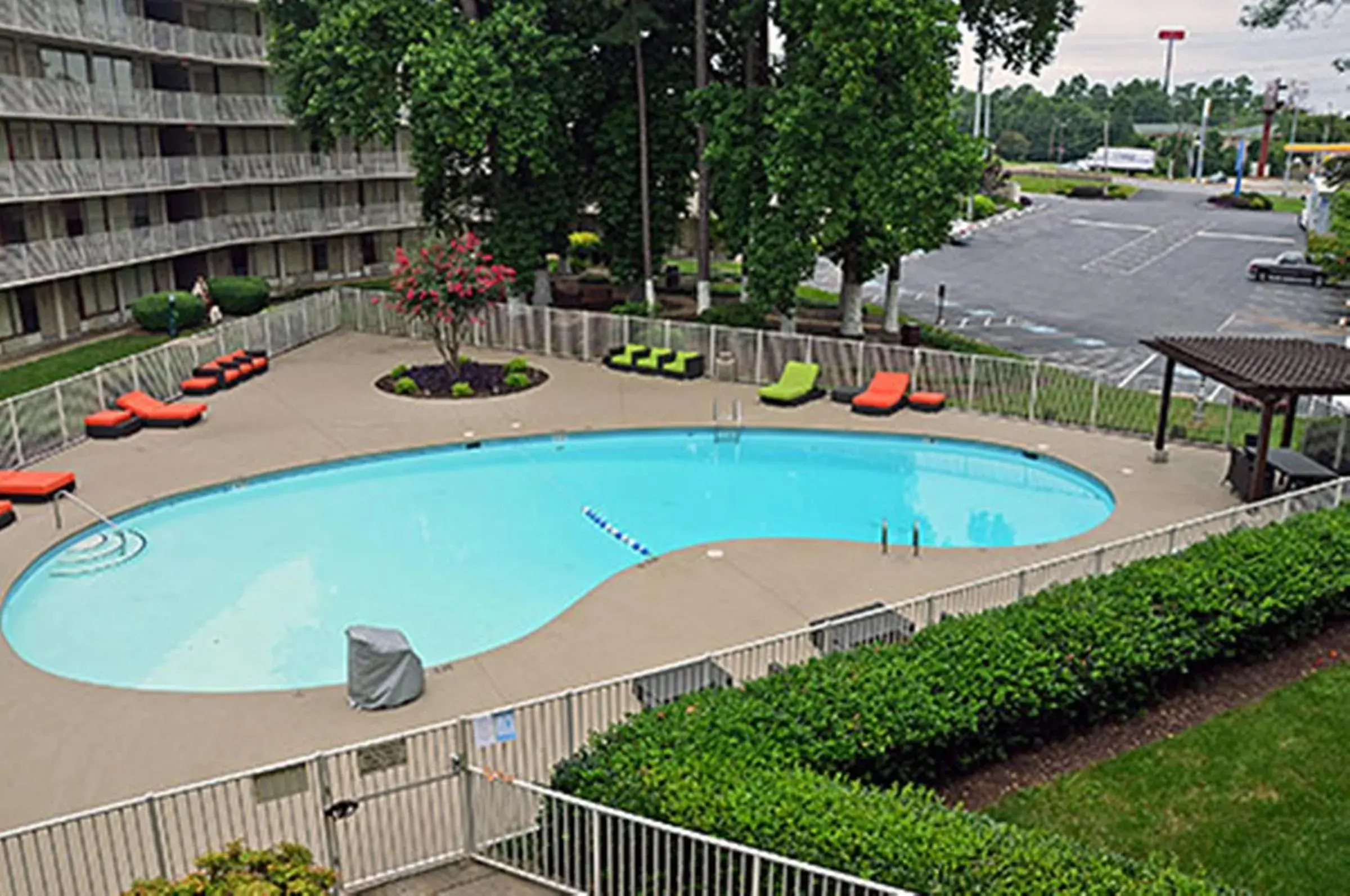 Swimming pool, Pool View in Studio 6-Marietta, GA - Atlanta