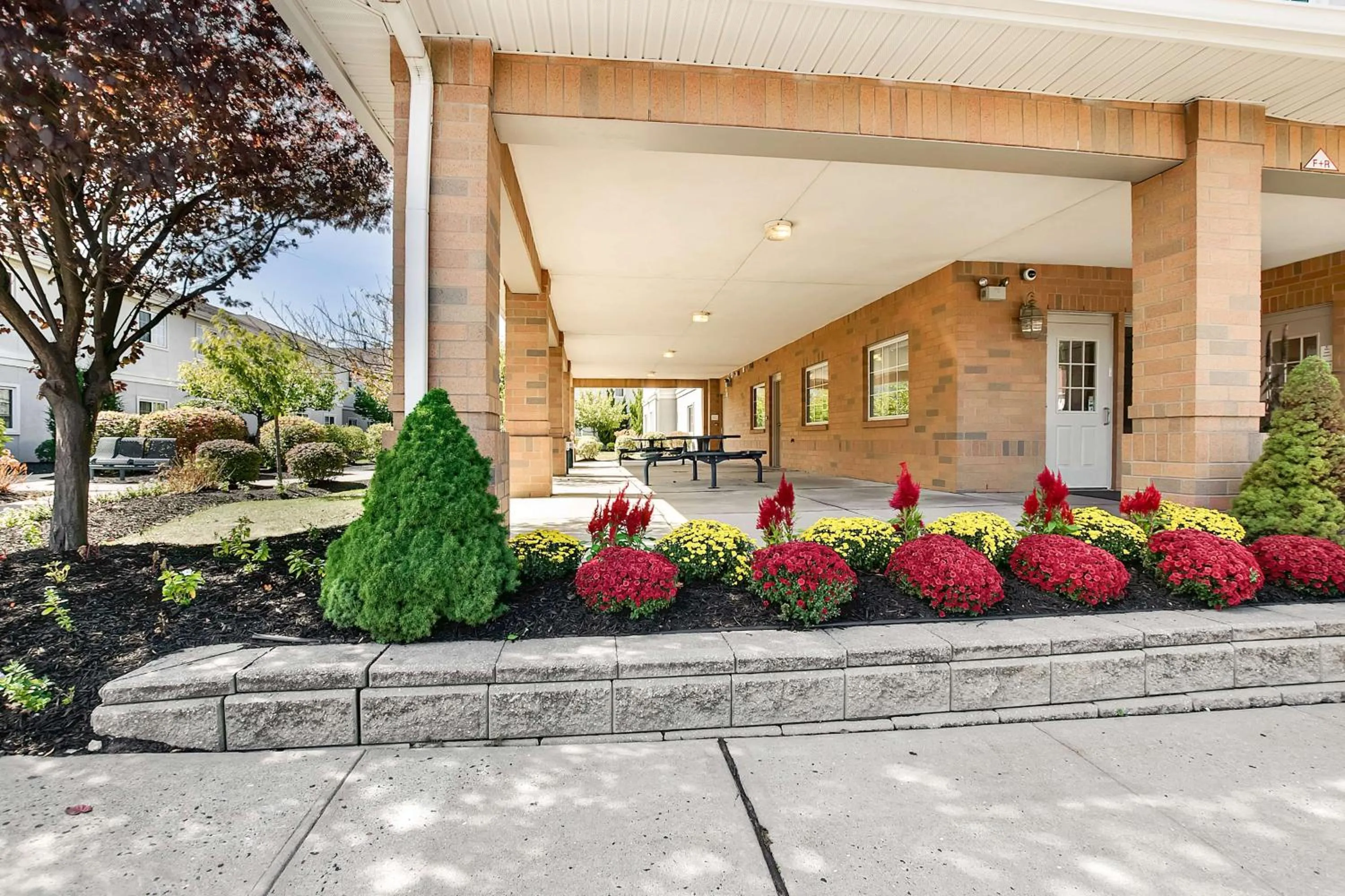 Property building in Studio 6-East Brunswick, NJ - NYC Area