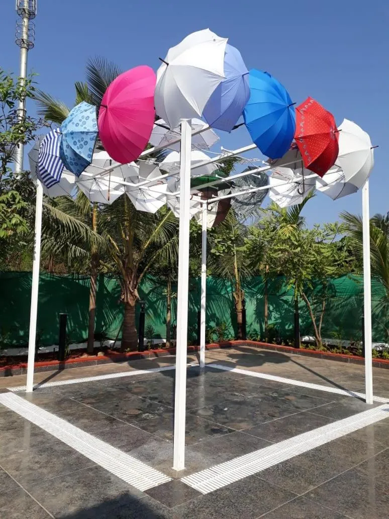 Swimming pool in Sea Land Kihim