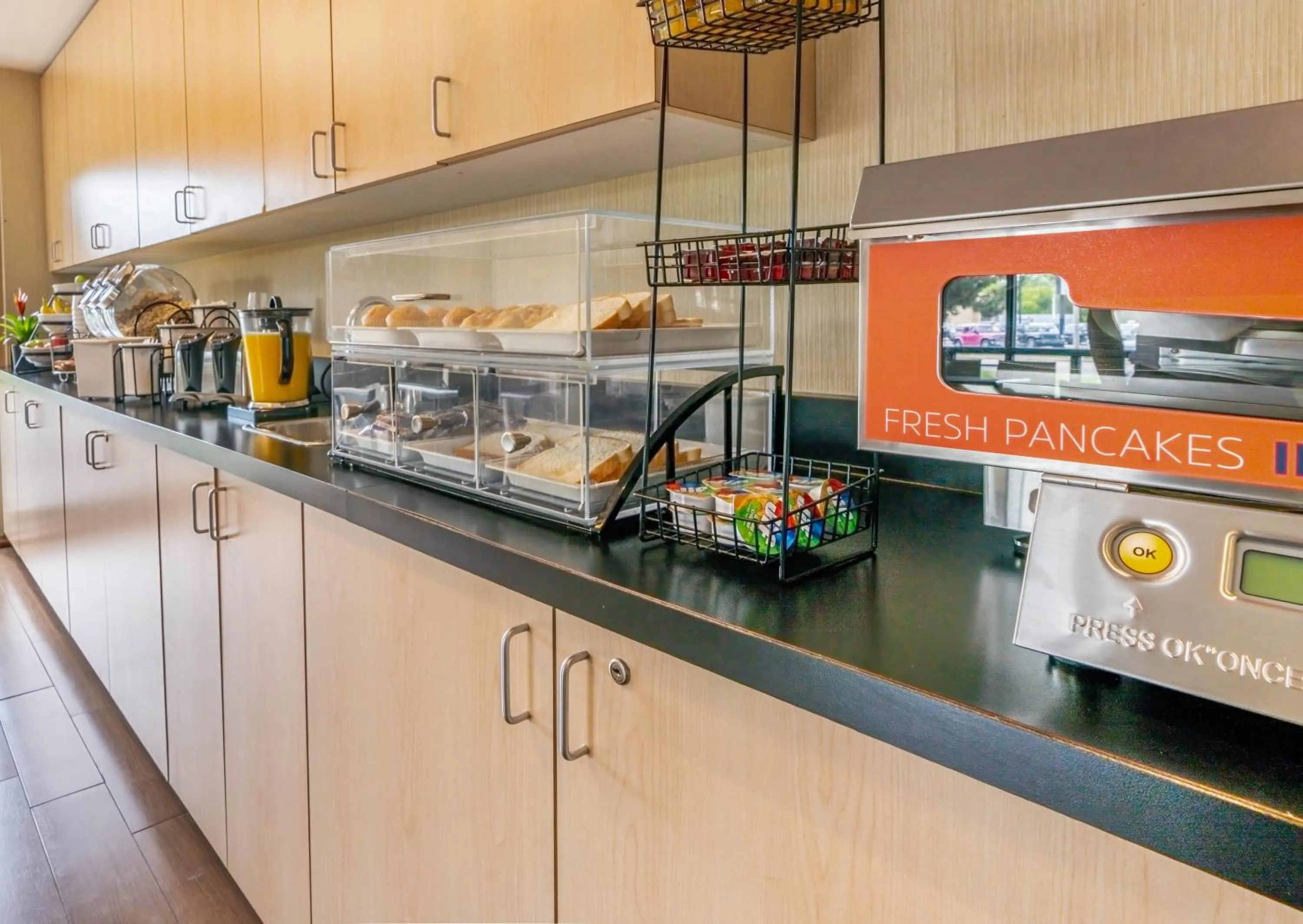 Breakfast in Maple Crest Inn