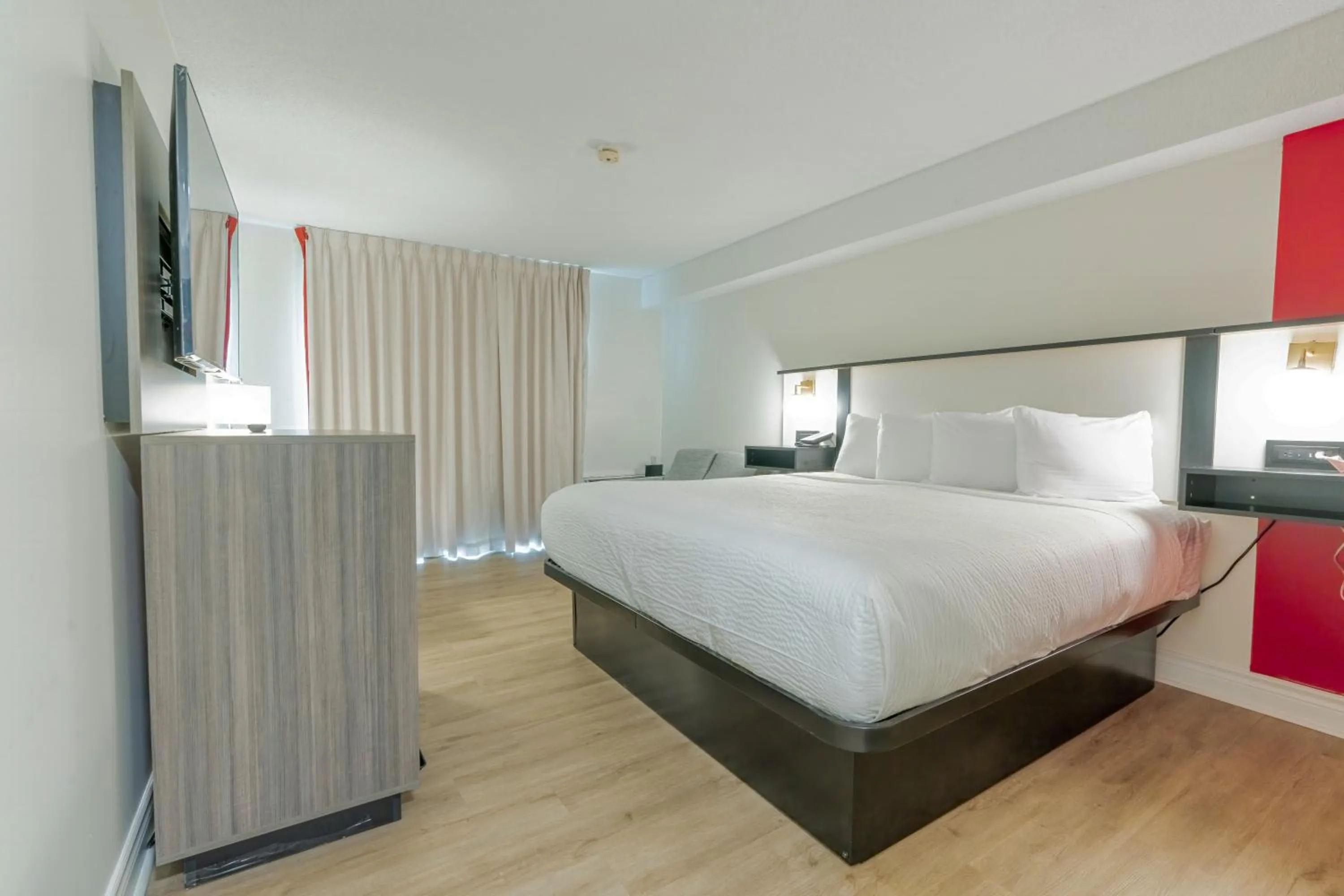 Bed in Maple Crest Inn