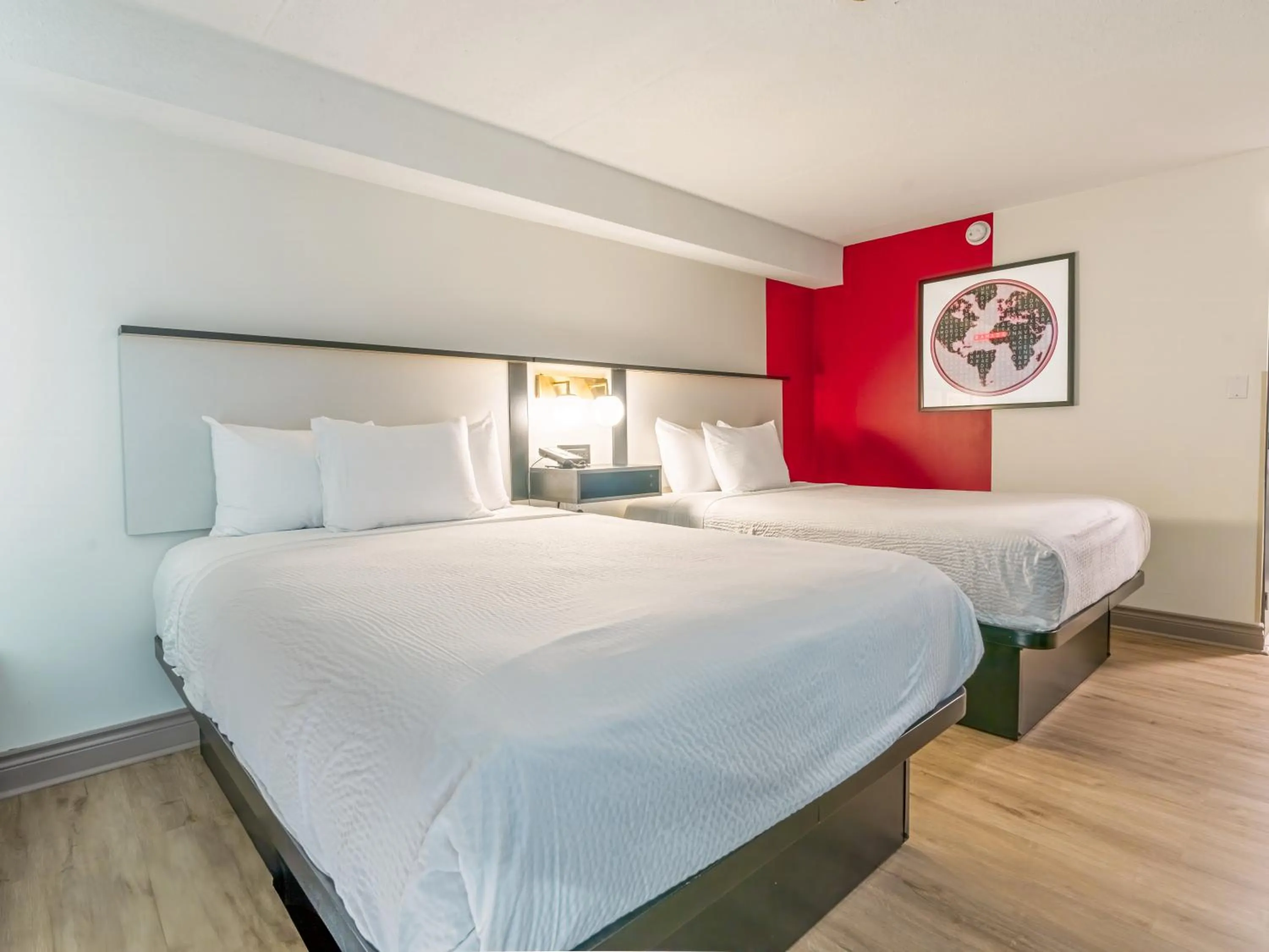 Bed in Maple Crest Inn