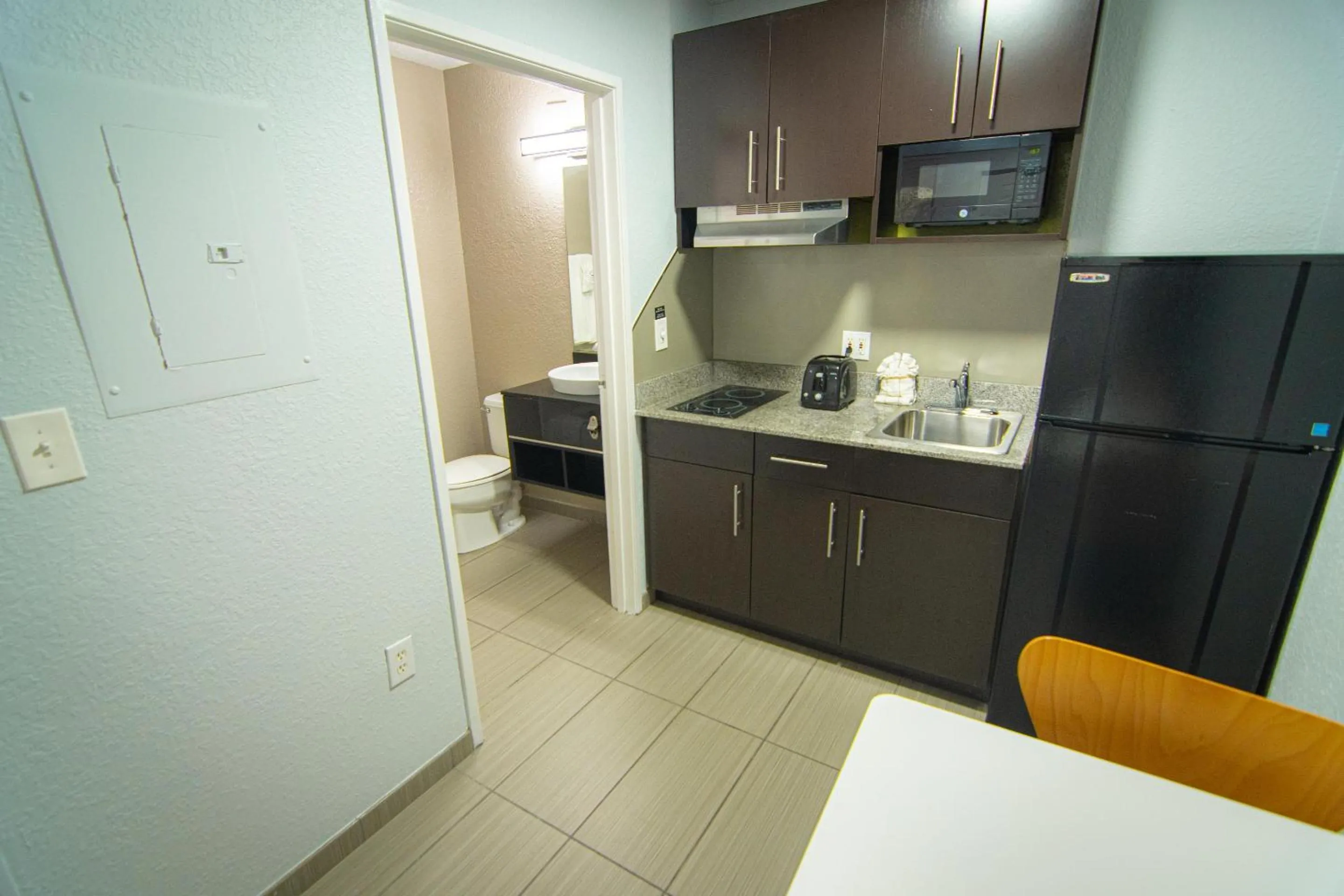 Kitchen or kitchenette in Studio 6-Coral Springs, FL - Fort Lauderdale