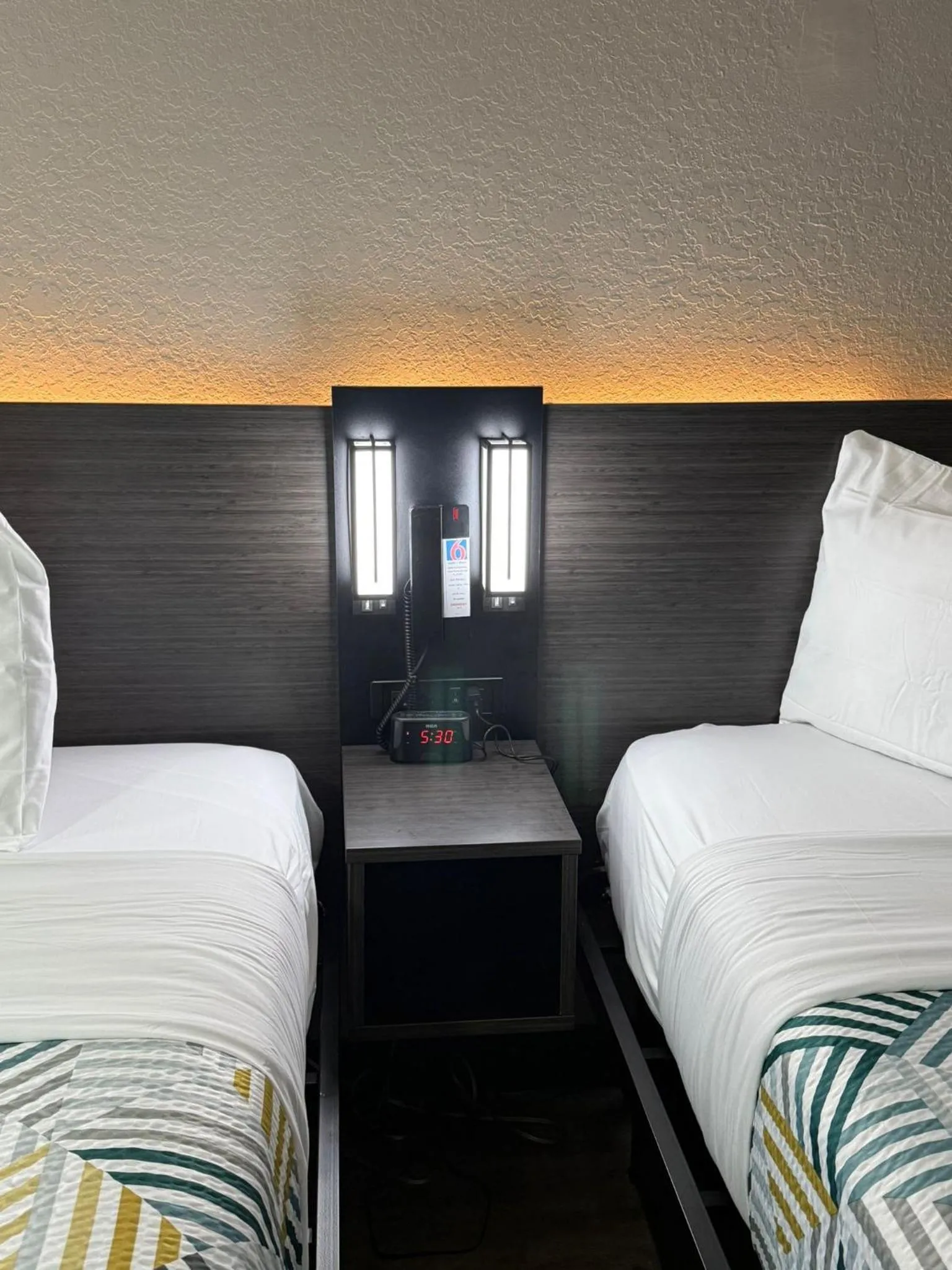 Bed in Studio 6-Coral Springs, FL - Fort Lauderdale