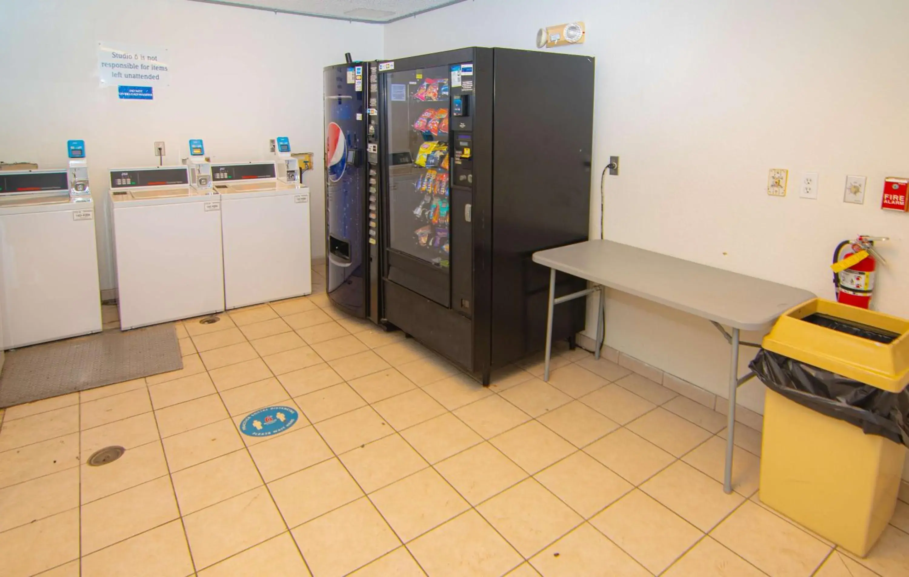 Property building in Studio 6-Coral Springs, FL - Fort Lauderdale Property building in Studio 6-Coral Springs, FL - Fort Lauderdale