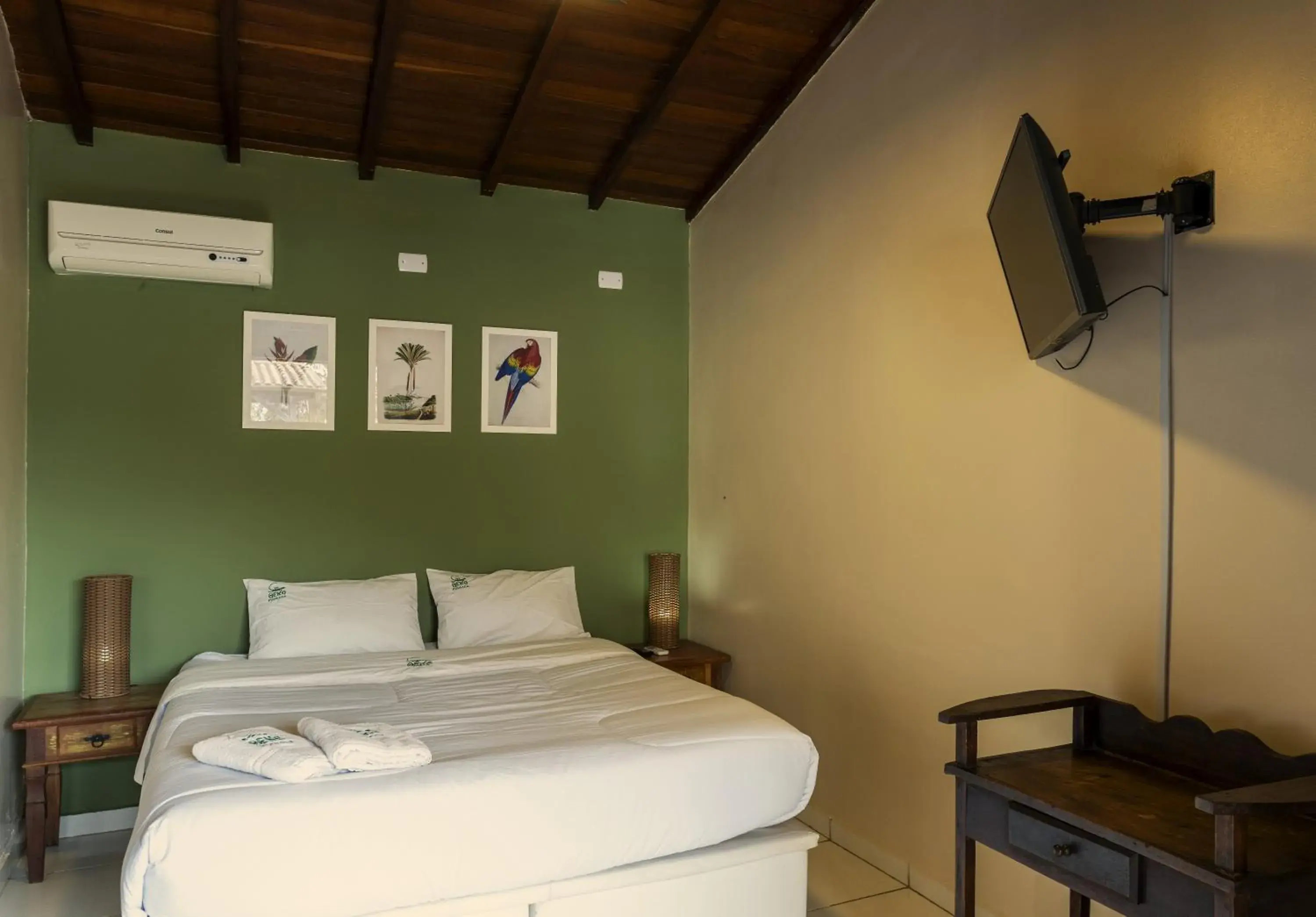 Deluxe Double Room with Balcony and Sea View in Geko Pousada Paraty Deluxe Double Room with Balcony and Sea View in Geko Pousada Paraty