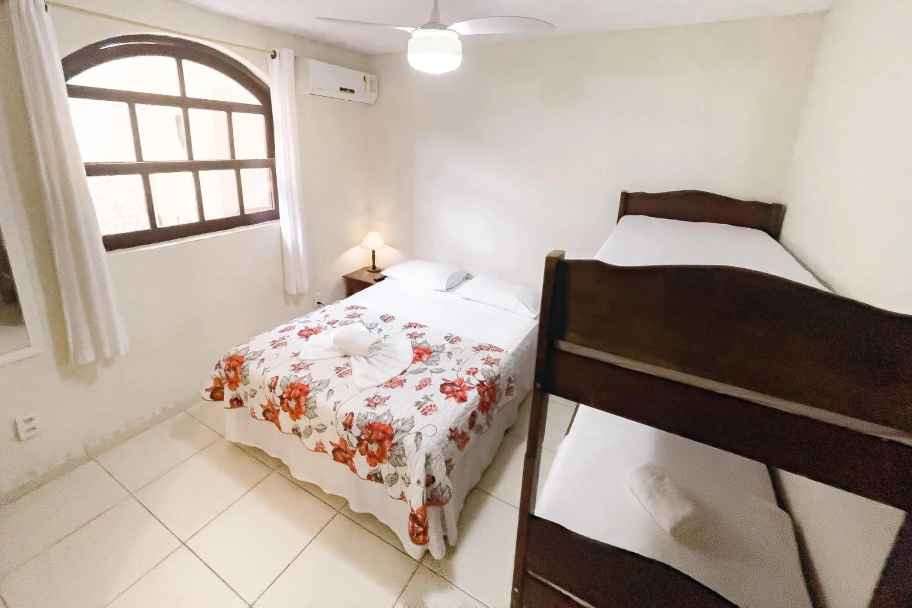 View (from property/room), Bed in Geko Pousada Paraty