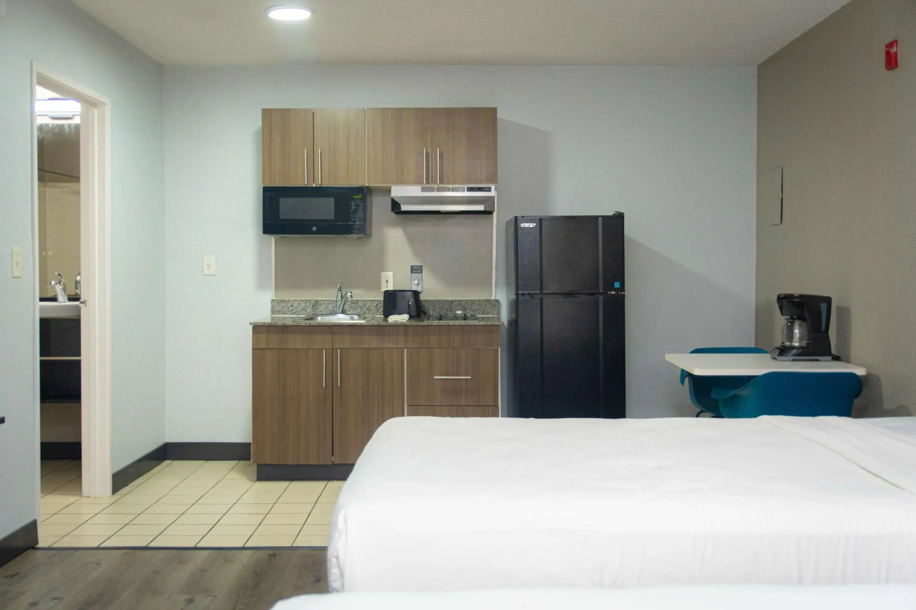 Bedroom, Bed in Studio 6-West Palm Beach, FL Bedroom, Bed in Studio 6-West Palm Beach, FL