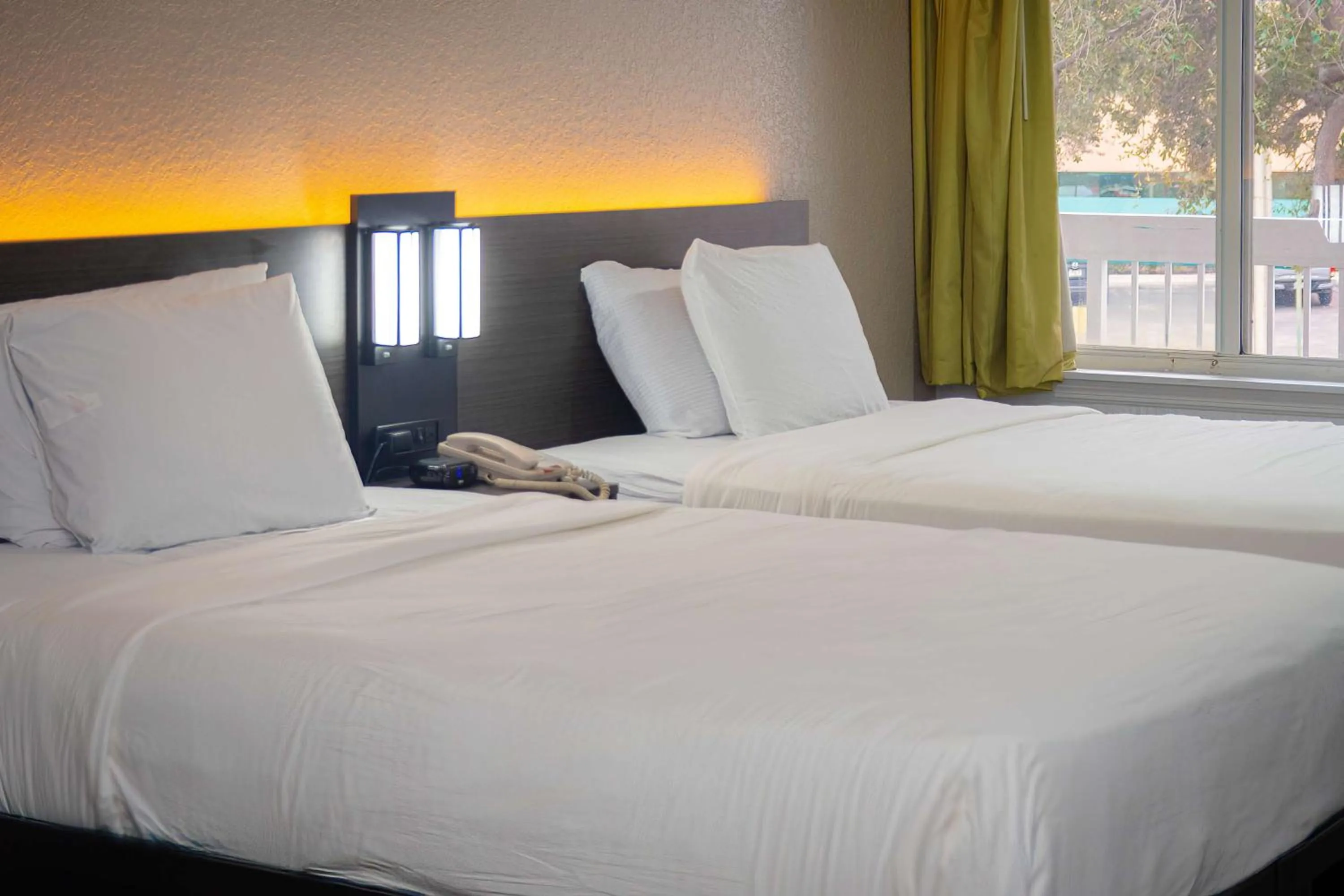 Bedroom, Bed in Studio 6-West Palm Beach, FL