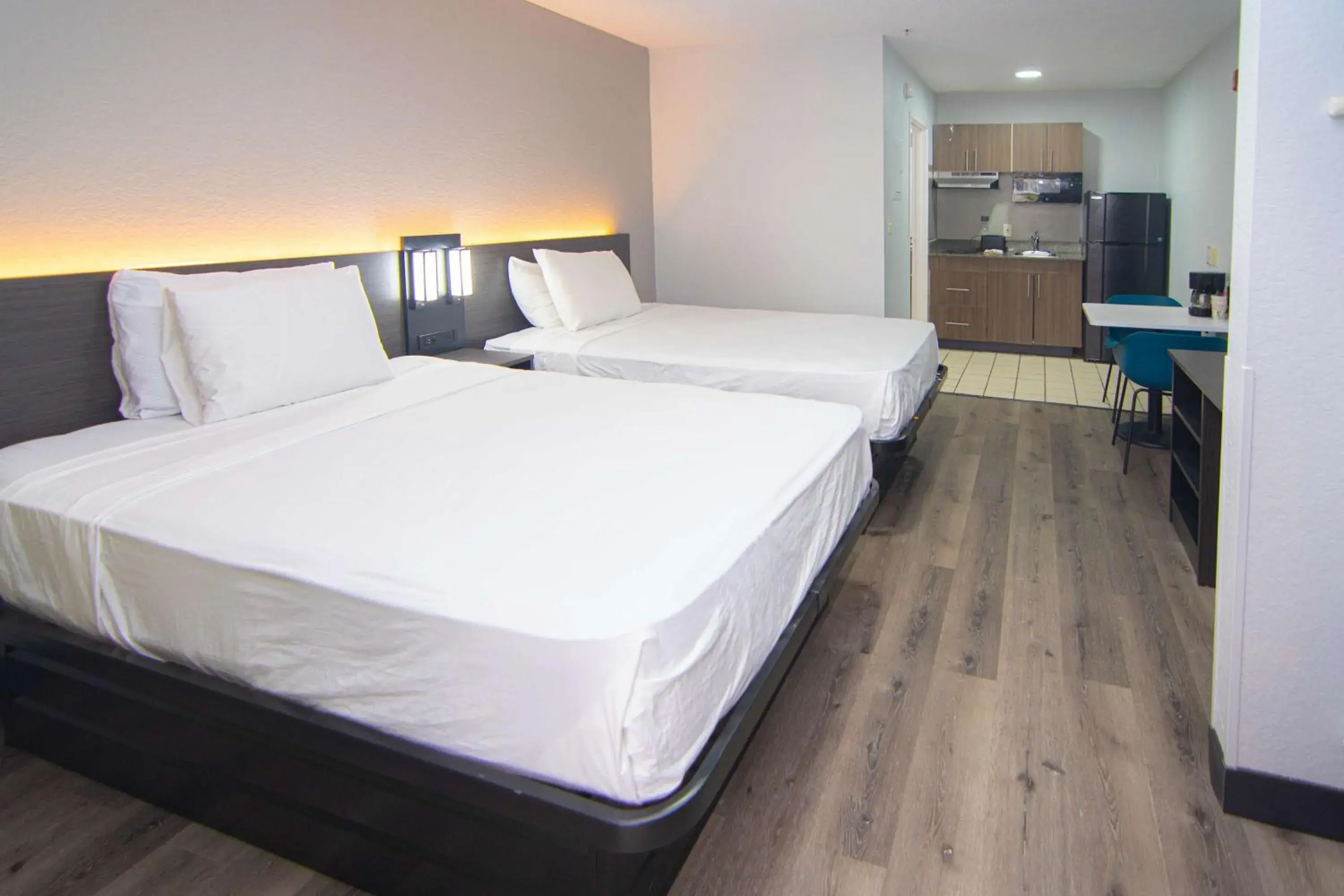 Bedroom, Bed in Studio 6-West Palm Beach, FL Bedroom, Bed in Studio 6-West Palm Beach, FL