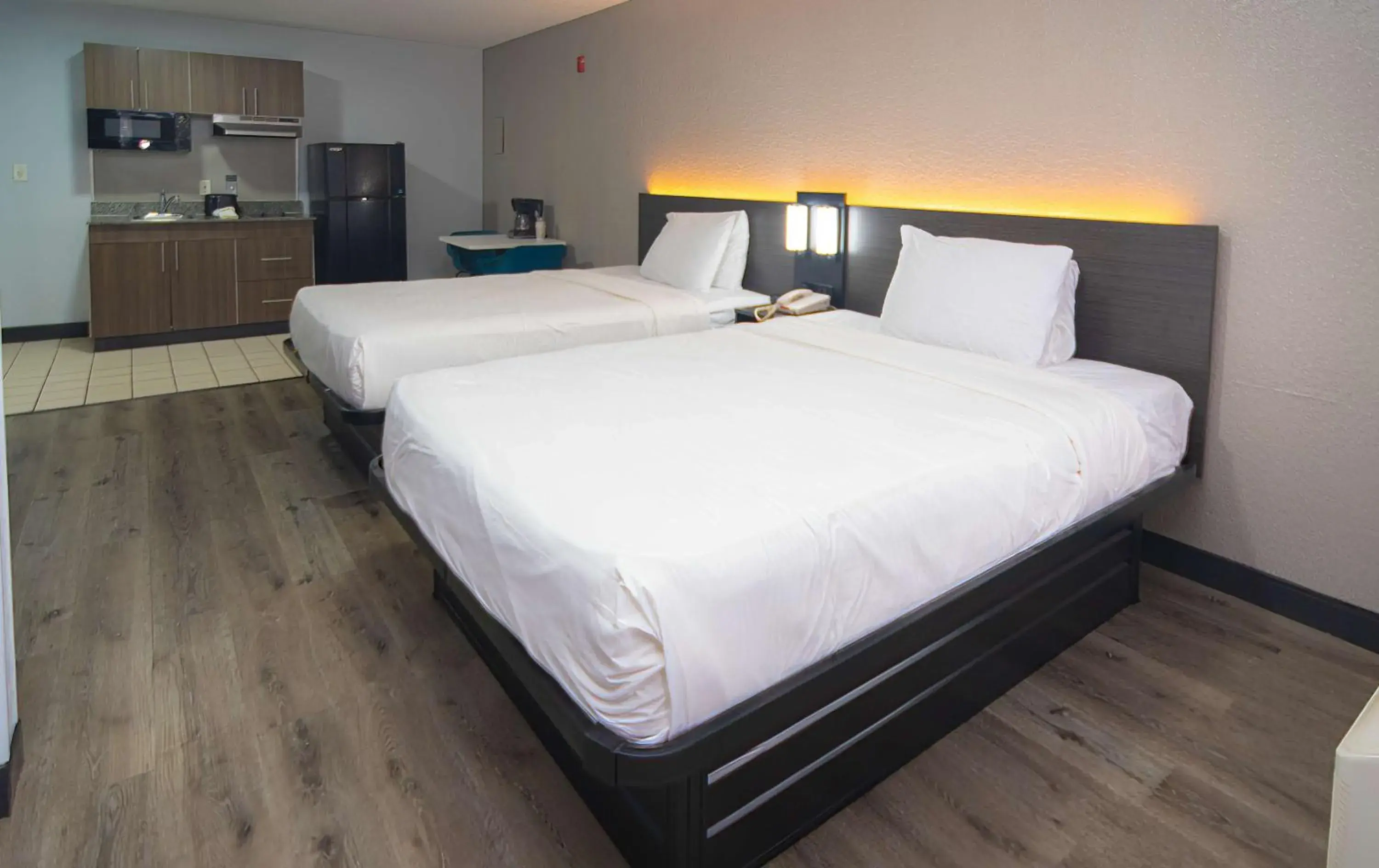 Bedroom, Bed in Studio 6-West Palm Beach, FL Bedroom, Bed in Studio 6-West Palm Beach, FL