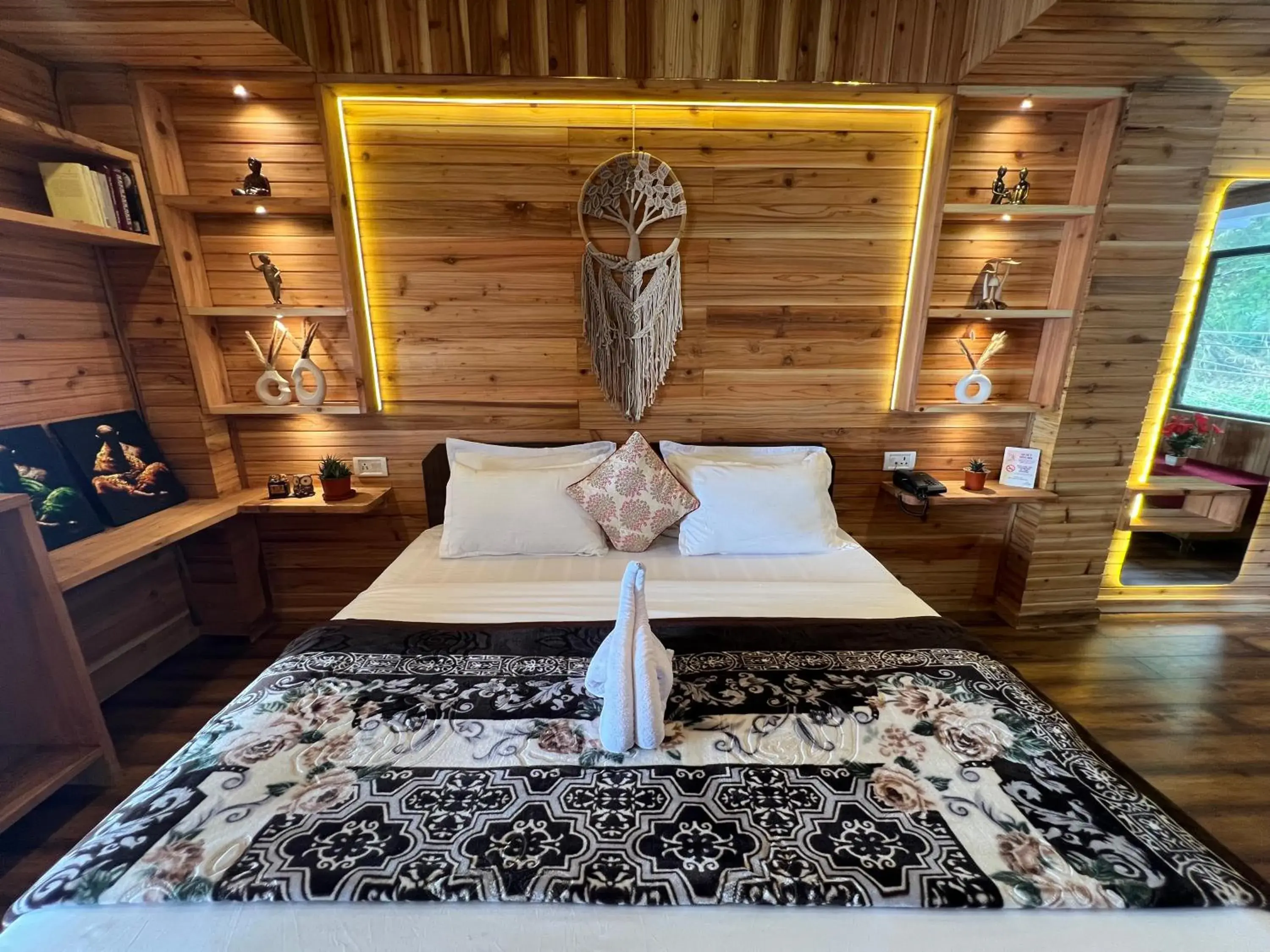 Deluxe Double Room in Darjeeling Heights - A Boutique Mountain View Homestay Deluxe Double Room in Darjeeling Heights - A Boutique Mountain View Homestay