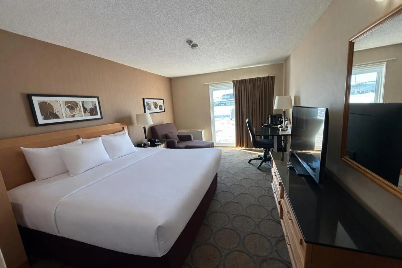 Bedroom, Bed in Comfort Inn Baie-Comeau