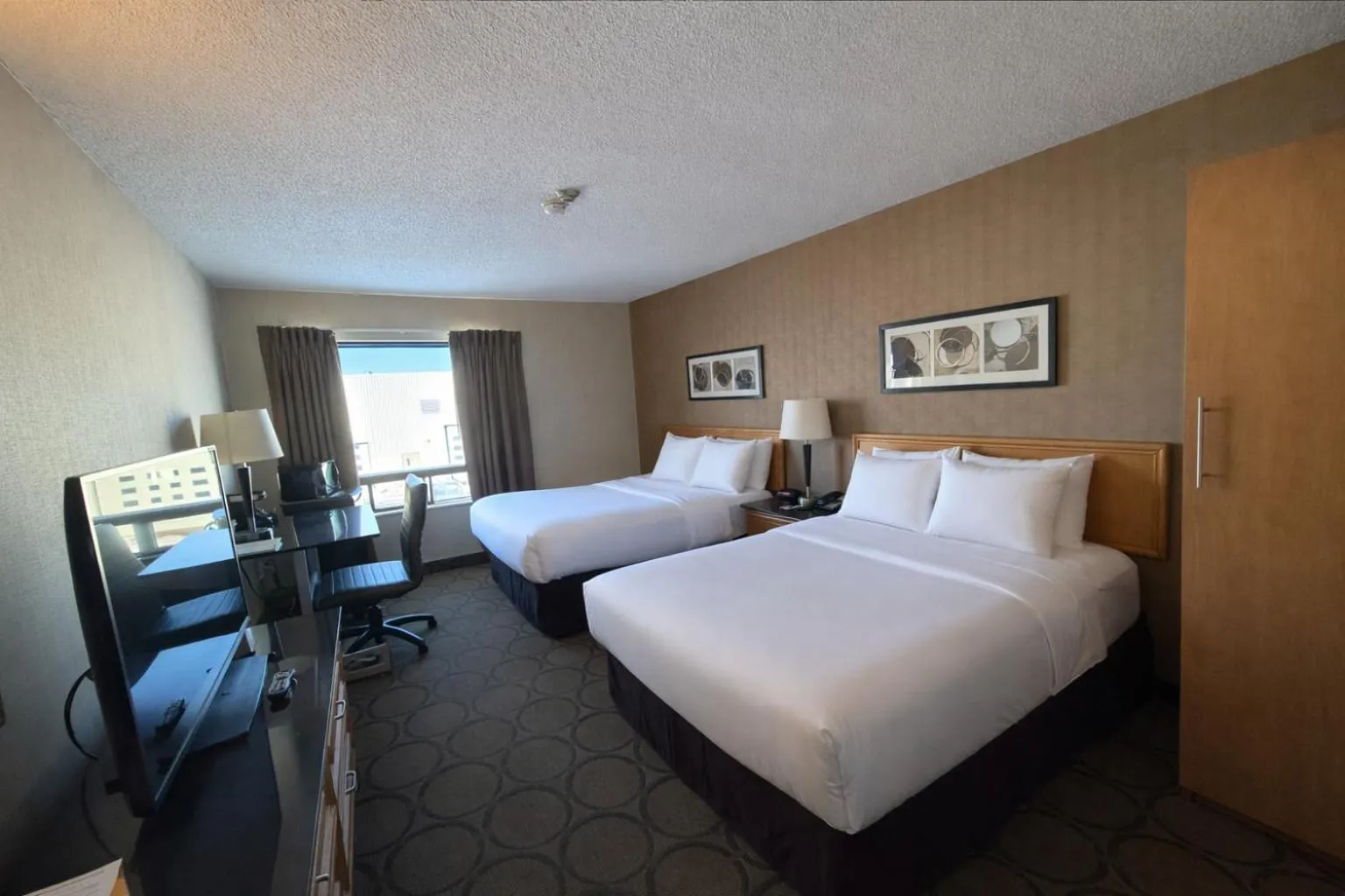 Bedroom, Bed in Comfort Inn Baie-Comeau