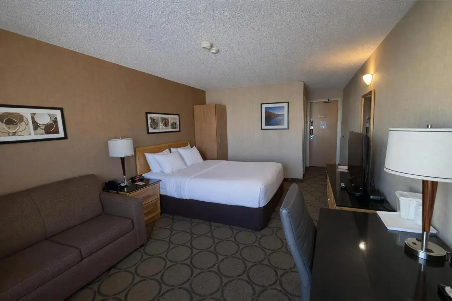 Bedroom, Bed in Comfort Inn Baie-Comeau Bedroom, Bed in Comfort Inn Baie-Comeau