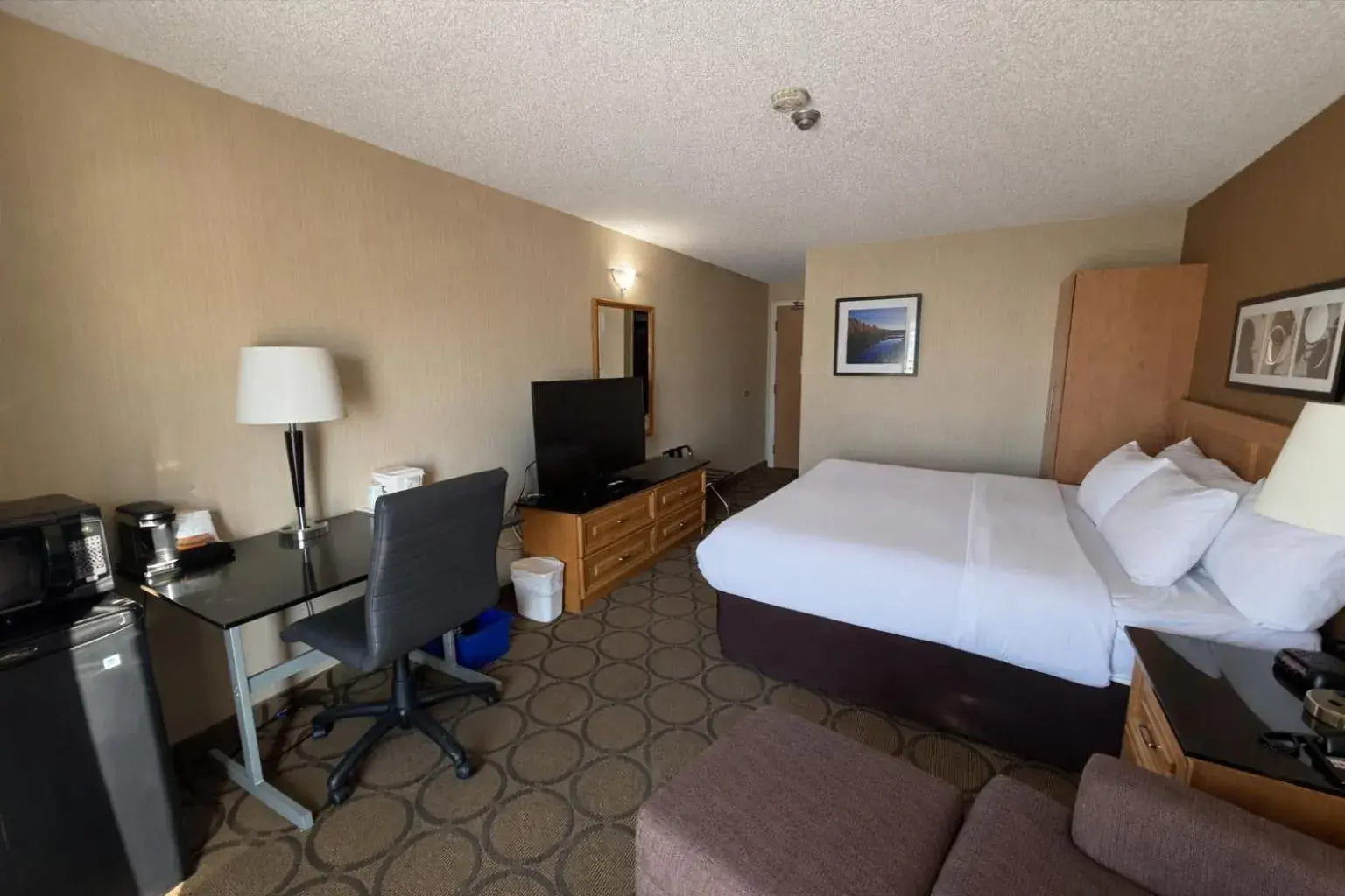 Bedroom, Bed in Comfort Inn Baie-Comeau Bedroom, Bed in Comfort Inn Baie-Comeau