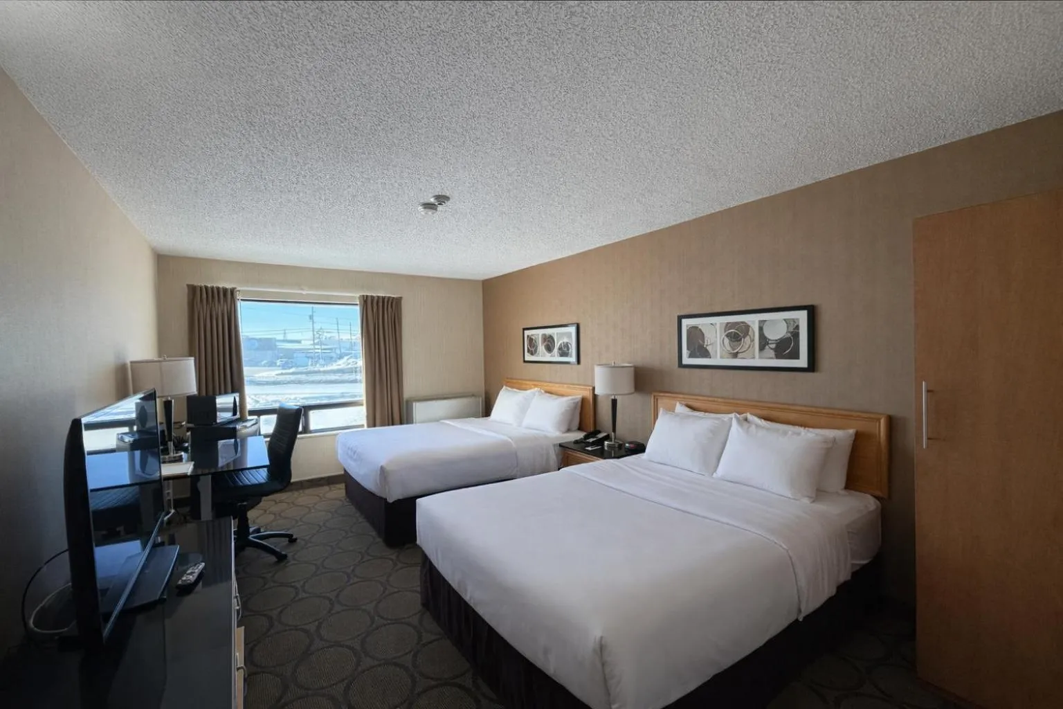 Bedroom, Bed in Comfort Inn Baie-Comeau