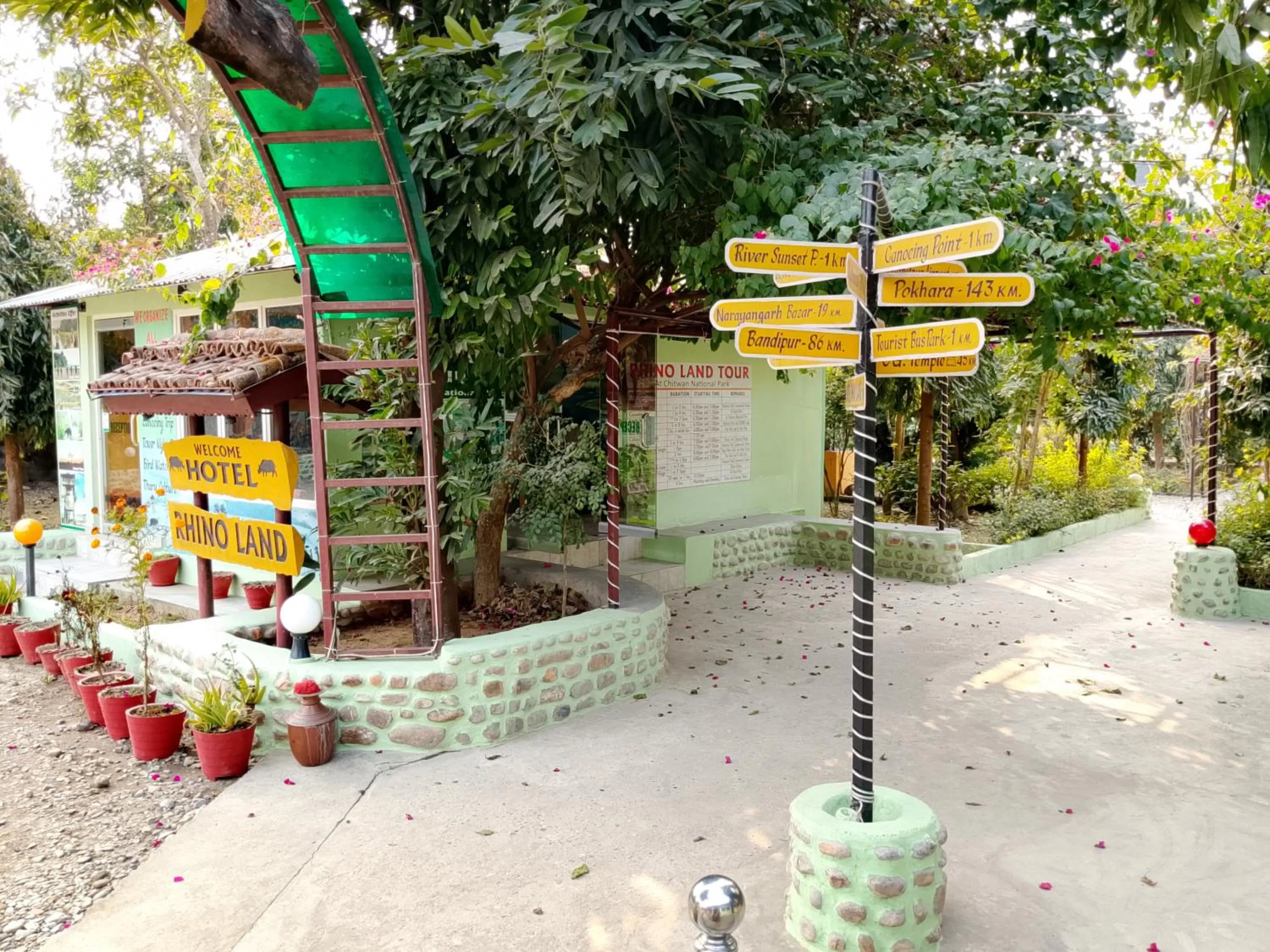 Garden in Hotel Rhino Land-Sauraha Family Home