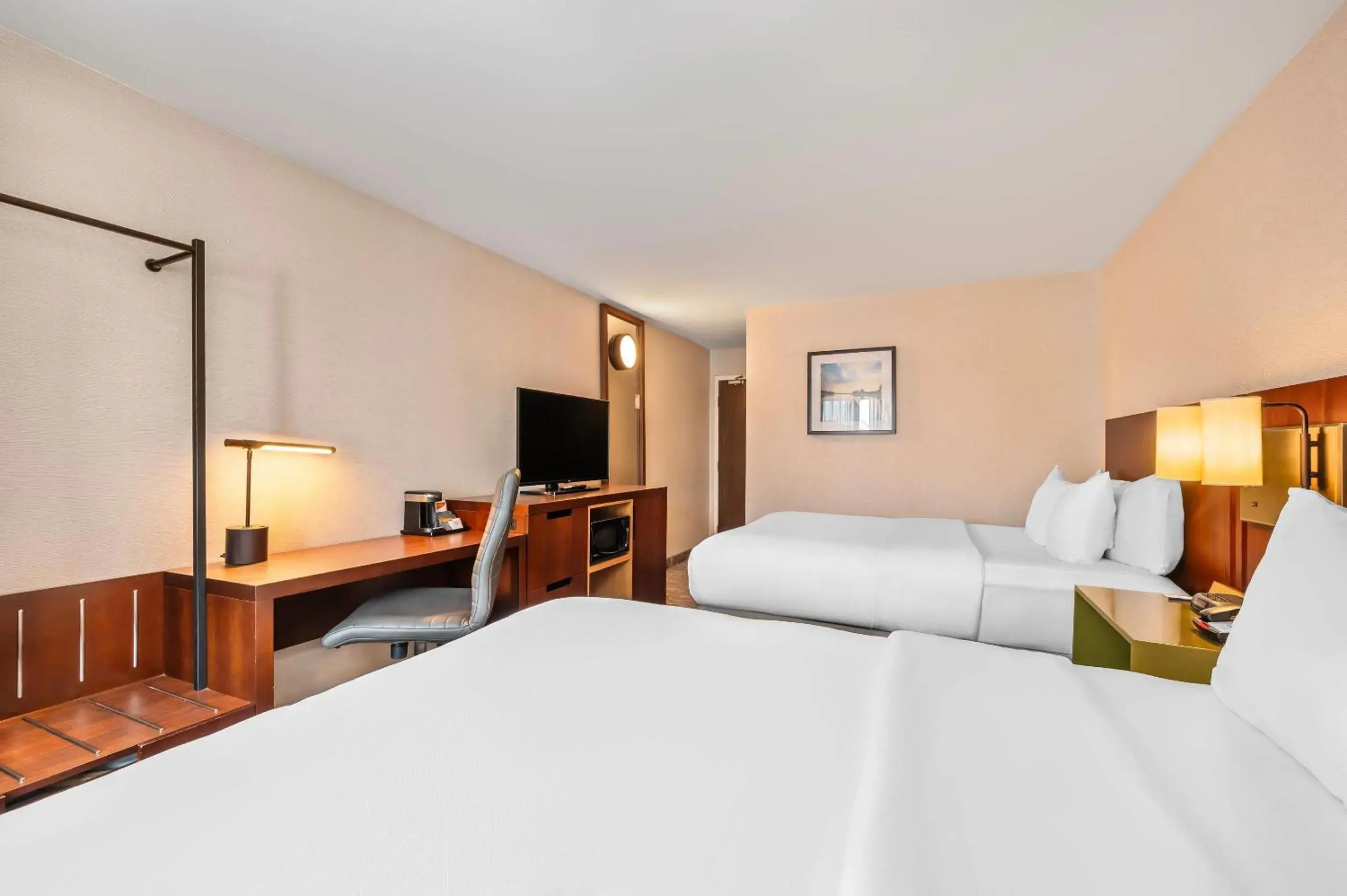 Bedroom, Bed in Comfort Inn South Shore Bedroom, Bed in Comfort Inn South Shore