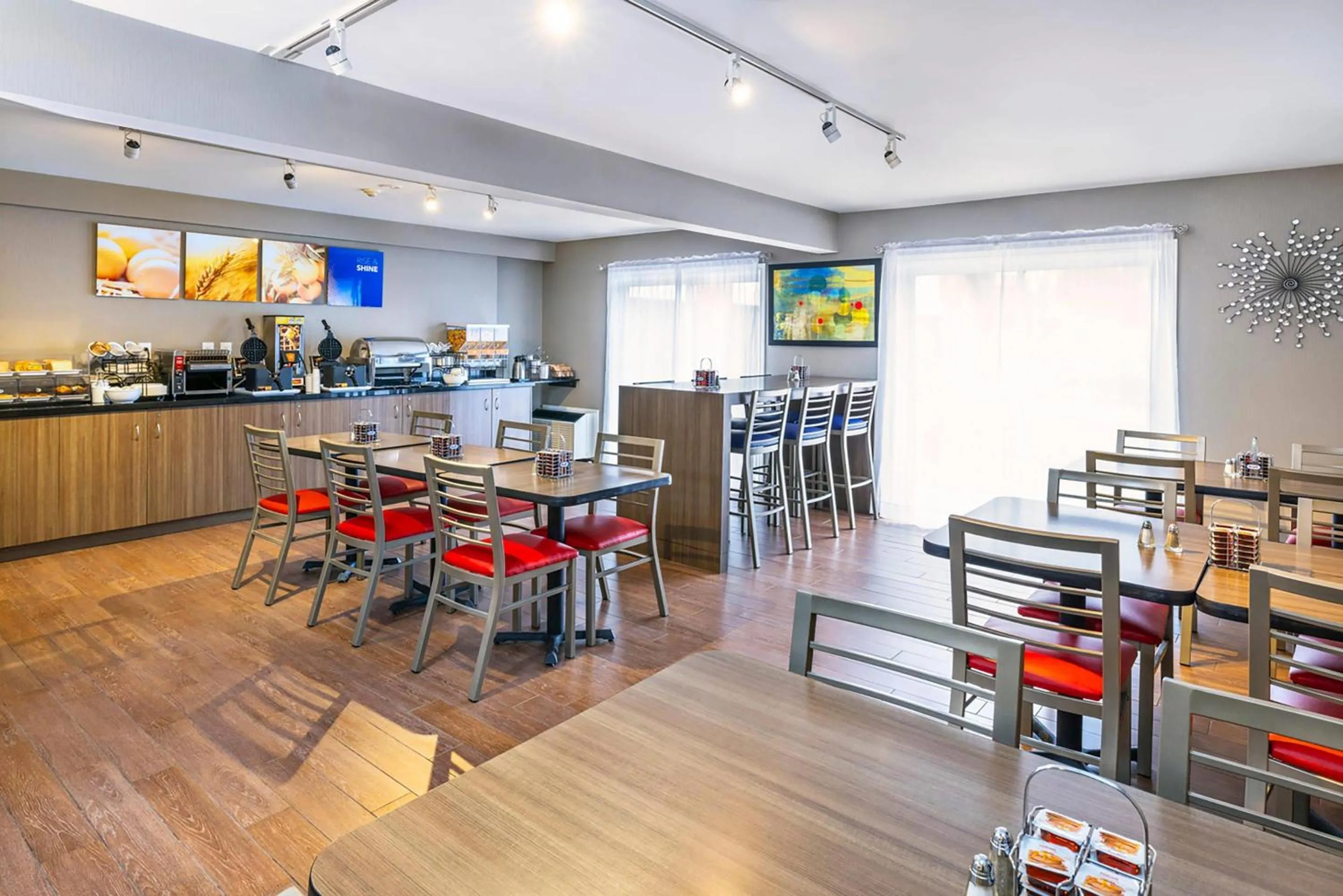 Breakfast in Comfort Inn South Shore