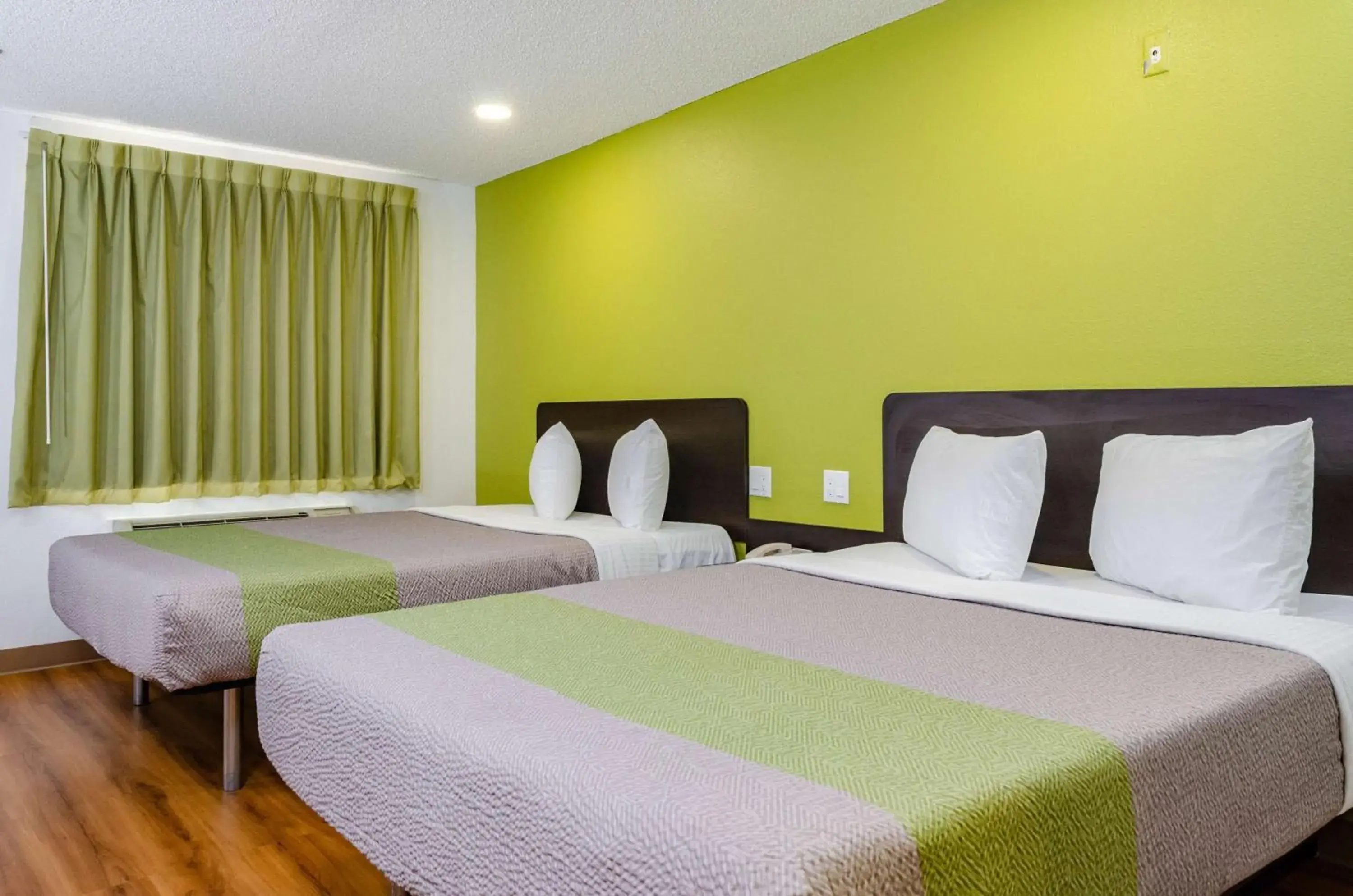 Photo of the whole room, Bed in Motel 6-Fresno, CA - Yosemite Hwy Photo of the whole room, Bed in Motel 6-Fresno, CA - Yosemite Hwy