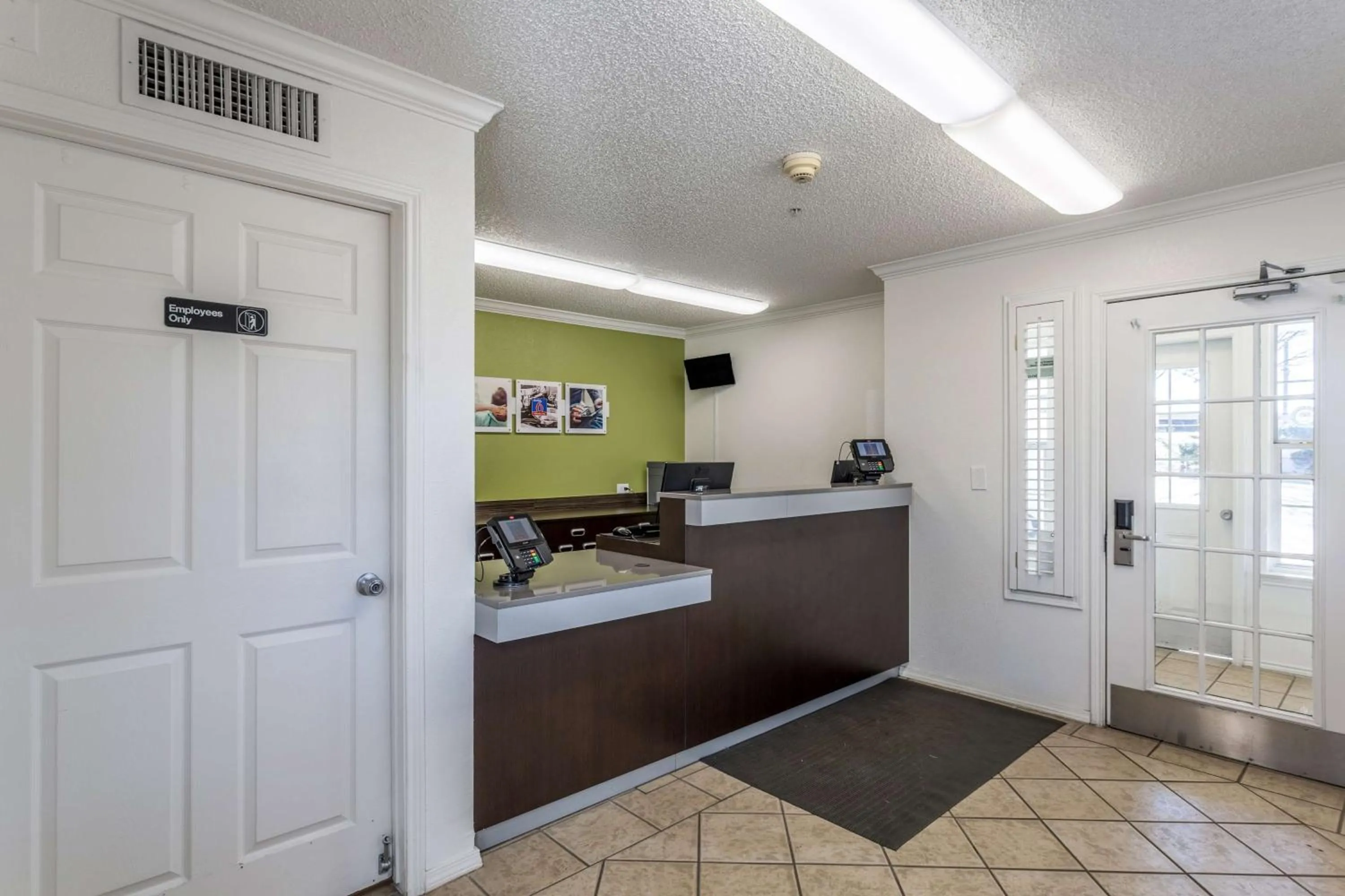 Lobby or reception in Studio 6-Albuquerque, NM - North