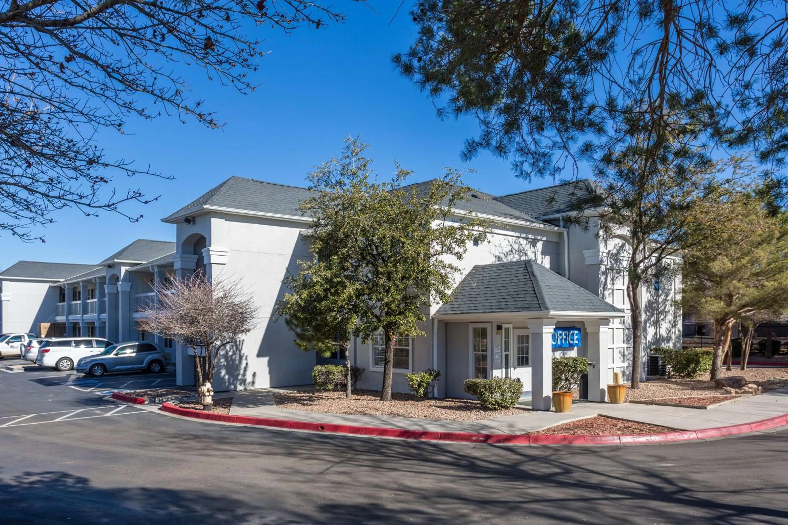 Property building in Studio 6-Albuquerque, NM - North