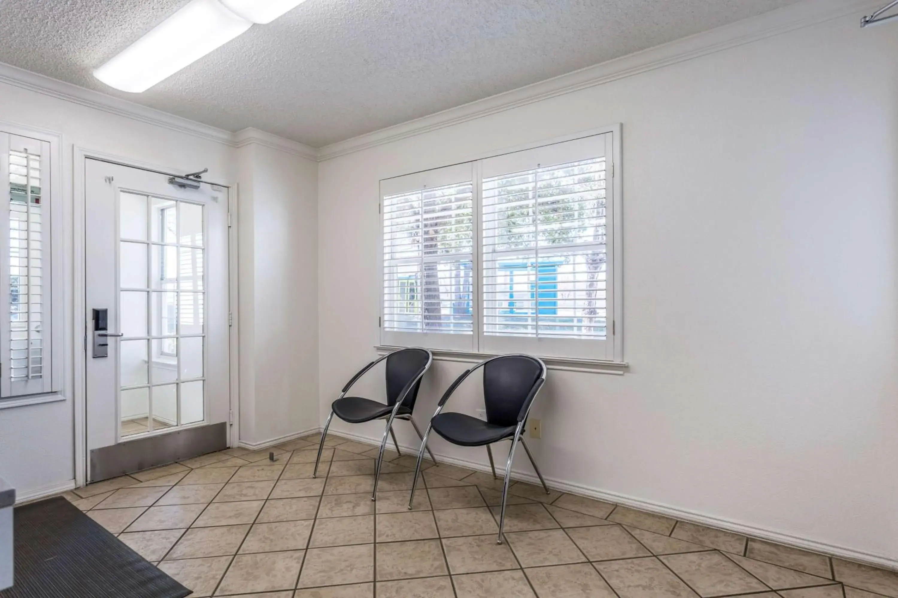 Lobby or reception, Seating Area in Studio 6-Albuquerque, NM - North