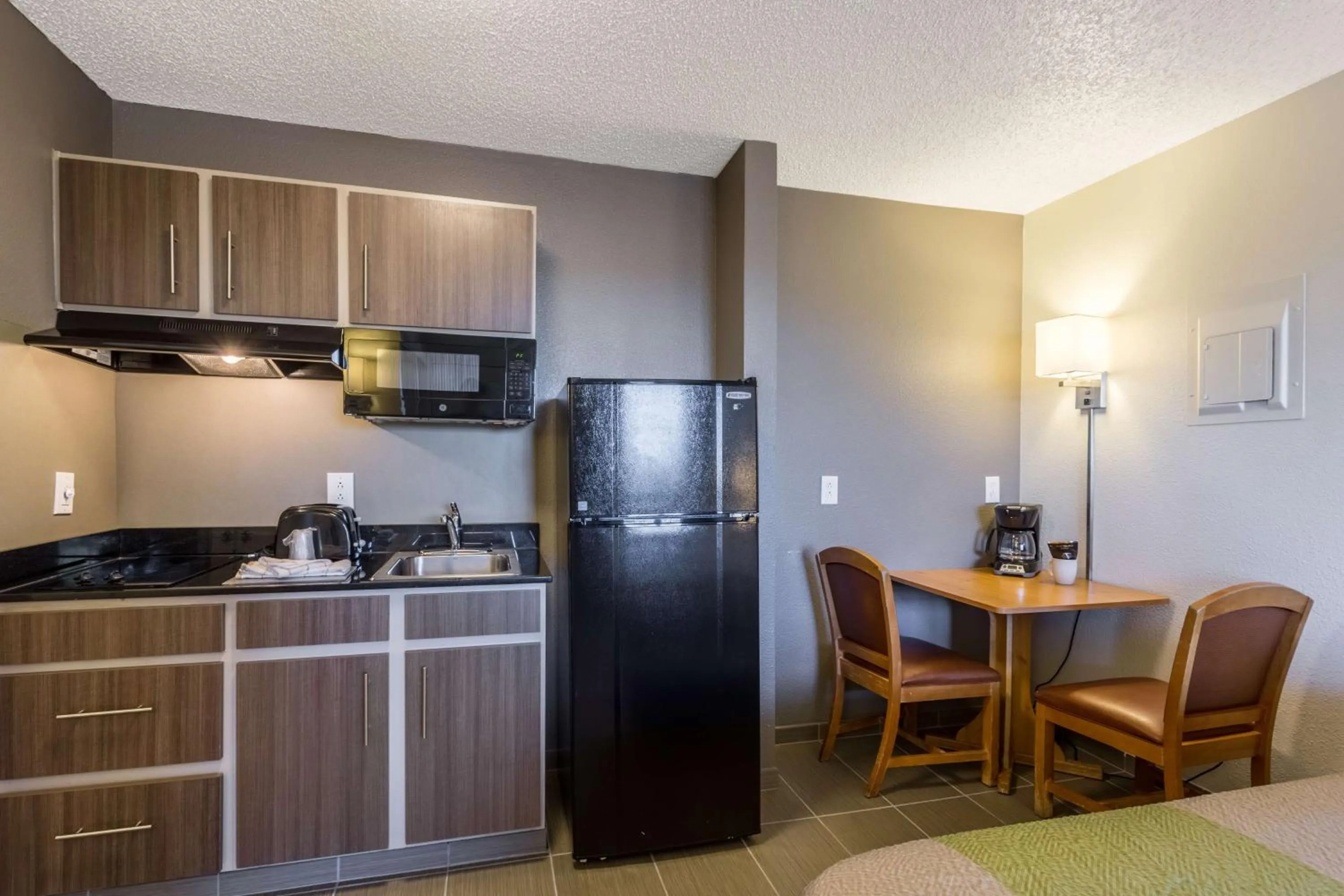 Kitchen or kitchenette in Studio 6-Albuquerque, NM - North