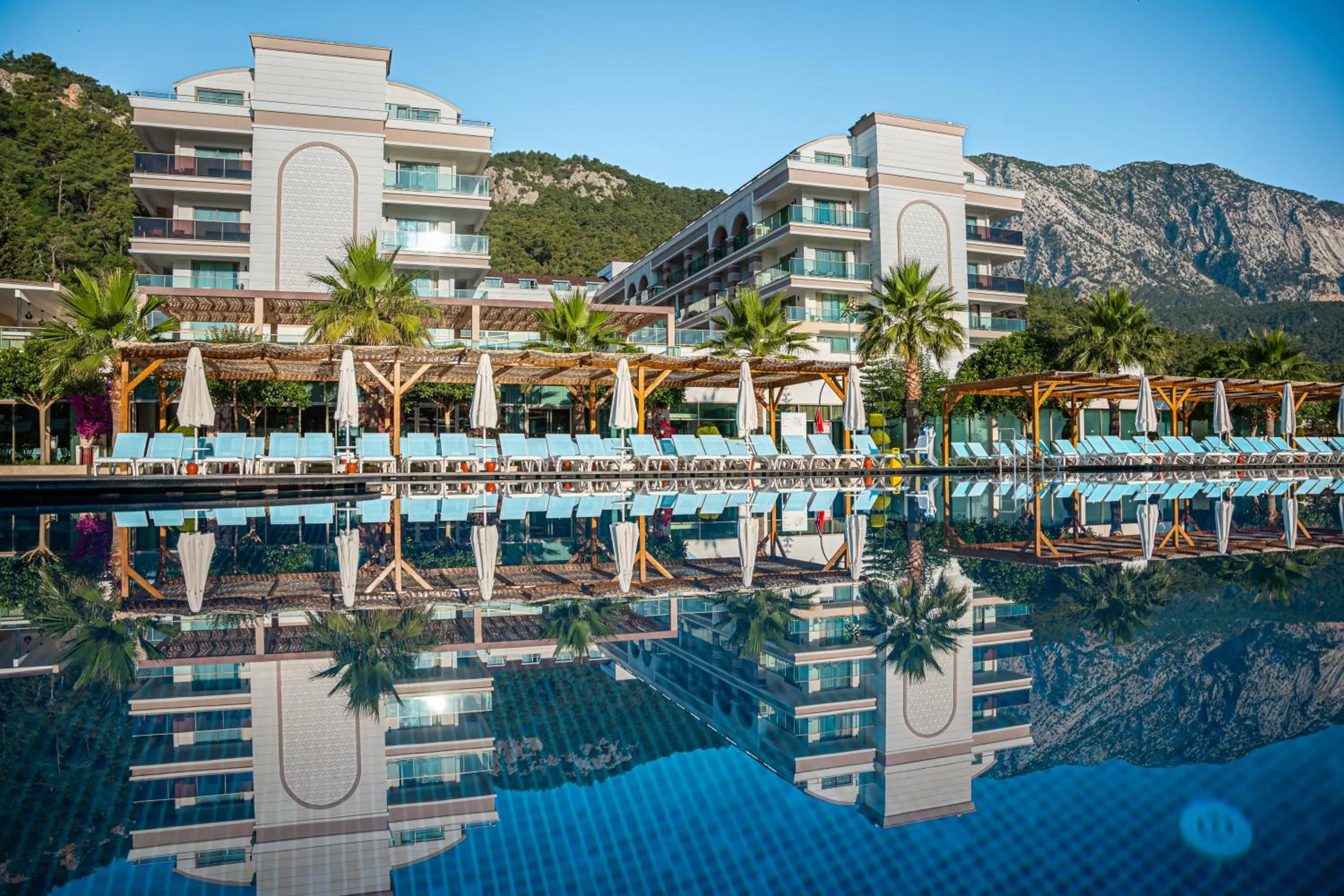 Swimming pool in Dosinia Luxury Resort-Ultra All Inclusive