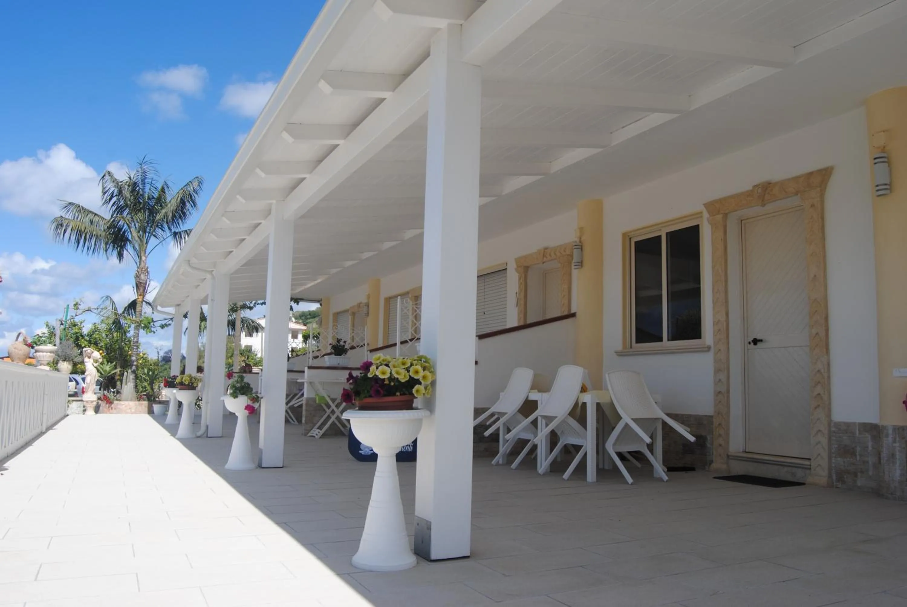 Property building in SANTA VENERE Apartments "PARCHEGGIO interno MOTO-AUTO" Ricarica auto Elettriche
