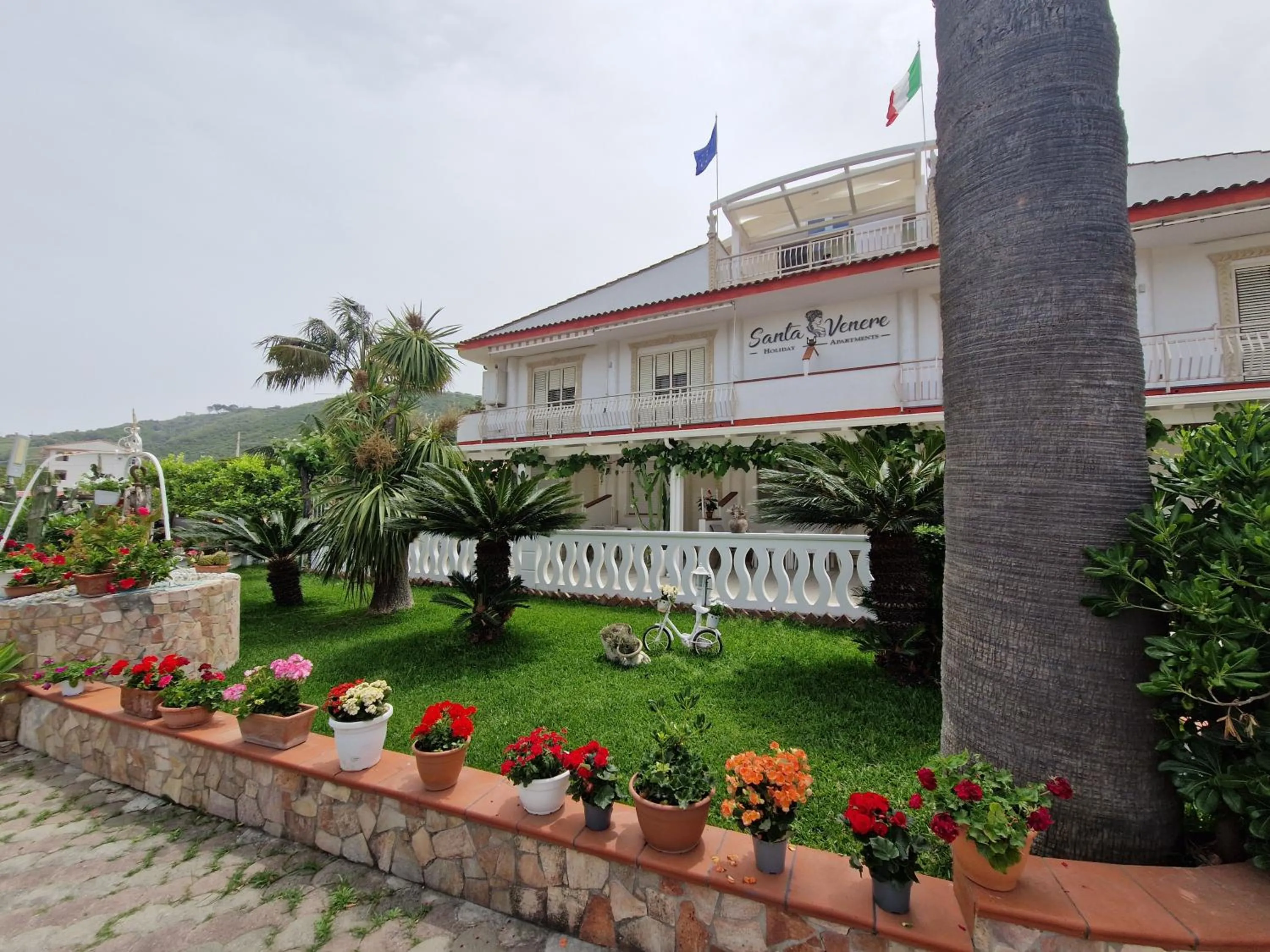 Property building in SANTA VENERE Apartments "PARCHEGGIO interno MOTO-AUTO" Ricarica auto Elettriche
