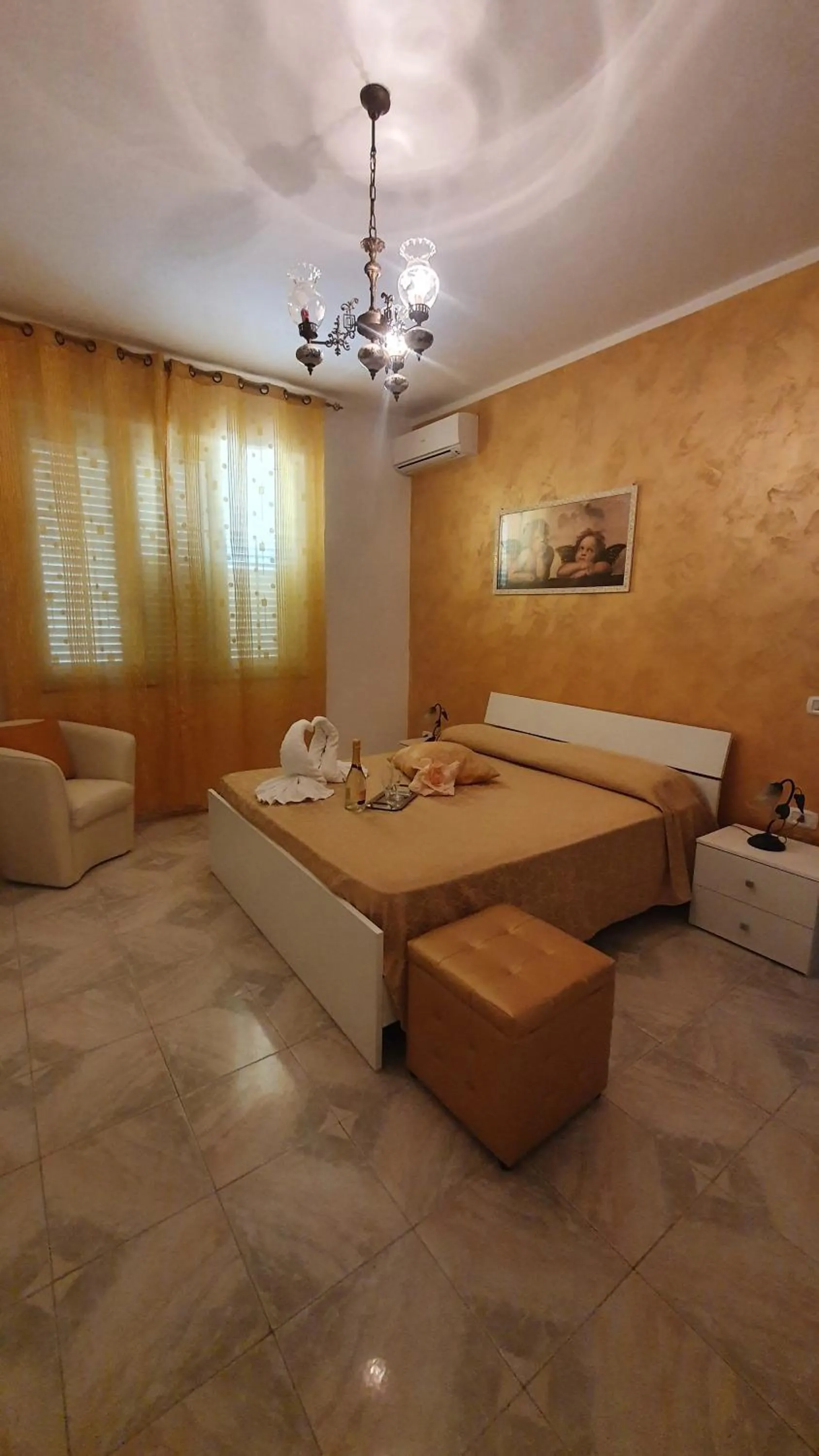 Bed in SANTA VENERE Apartments "PARCHEGGIO interno MOTO-AUTO" Ricarica auto Elettriche