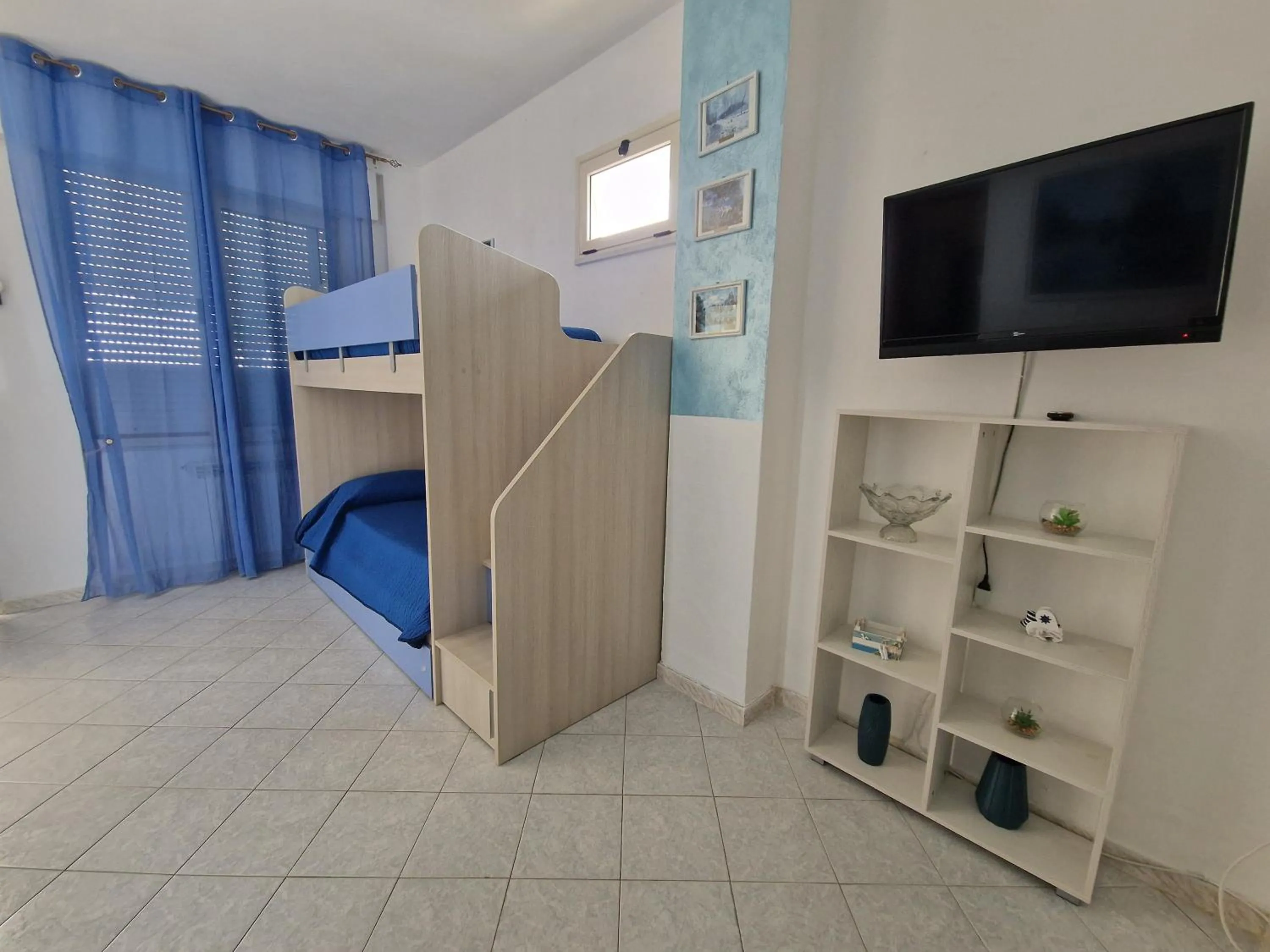 Bed in SANTA VENERE Apartments "PARCHEGGIO interno MOTO-AUTO" Ricarica auto Elettriche