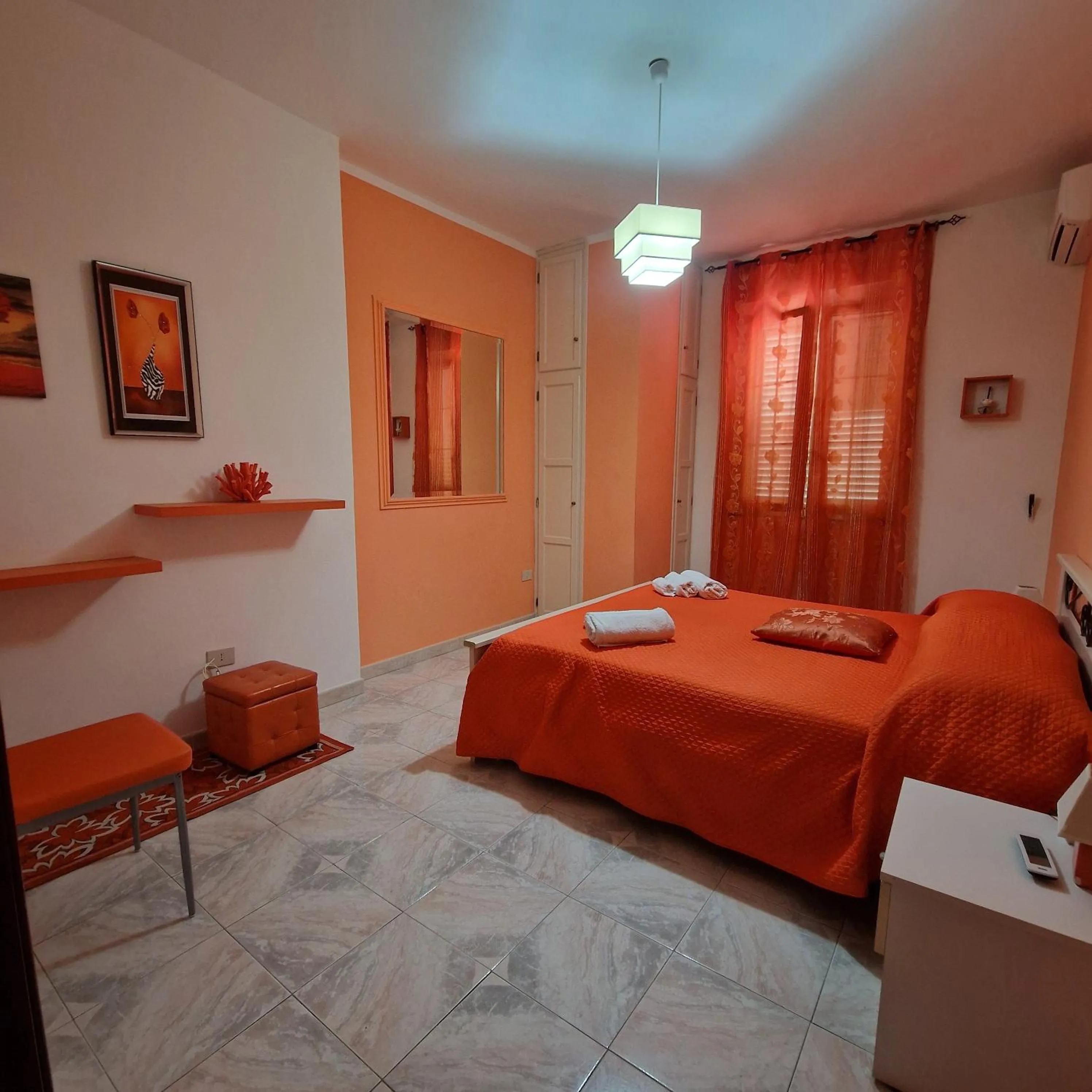 Bed in SANTA VENERE Apartments "PARCHEGGIO interno MOTO-AUTO" Ricarica auto Elettriche