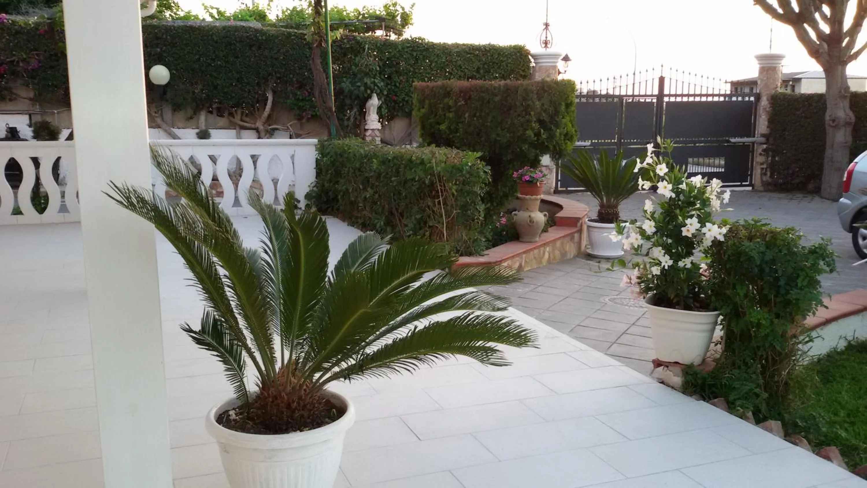 Garden in SANTA VENERE Apartments "PARCHEGGIO interno MOTO-AUTO" Ricarica auto Elettriche