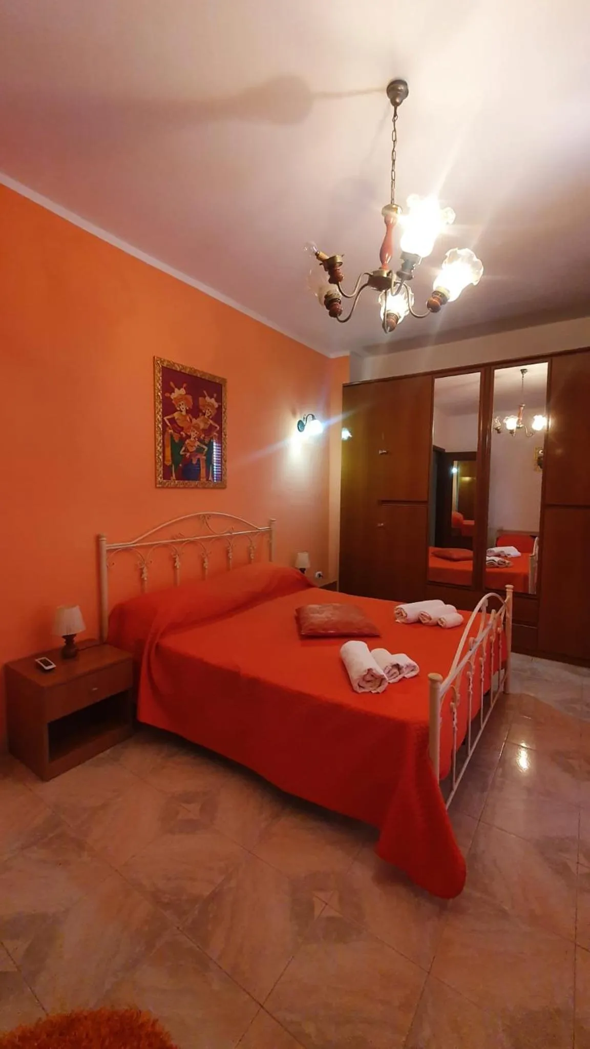 Bed in SANTA VENERE Apartments "PARCHEGGIO interno MOTO-AUTO" Ricarica auto Elettriche