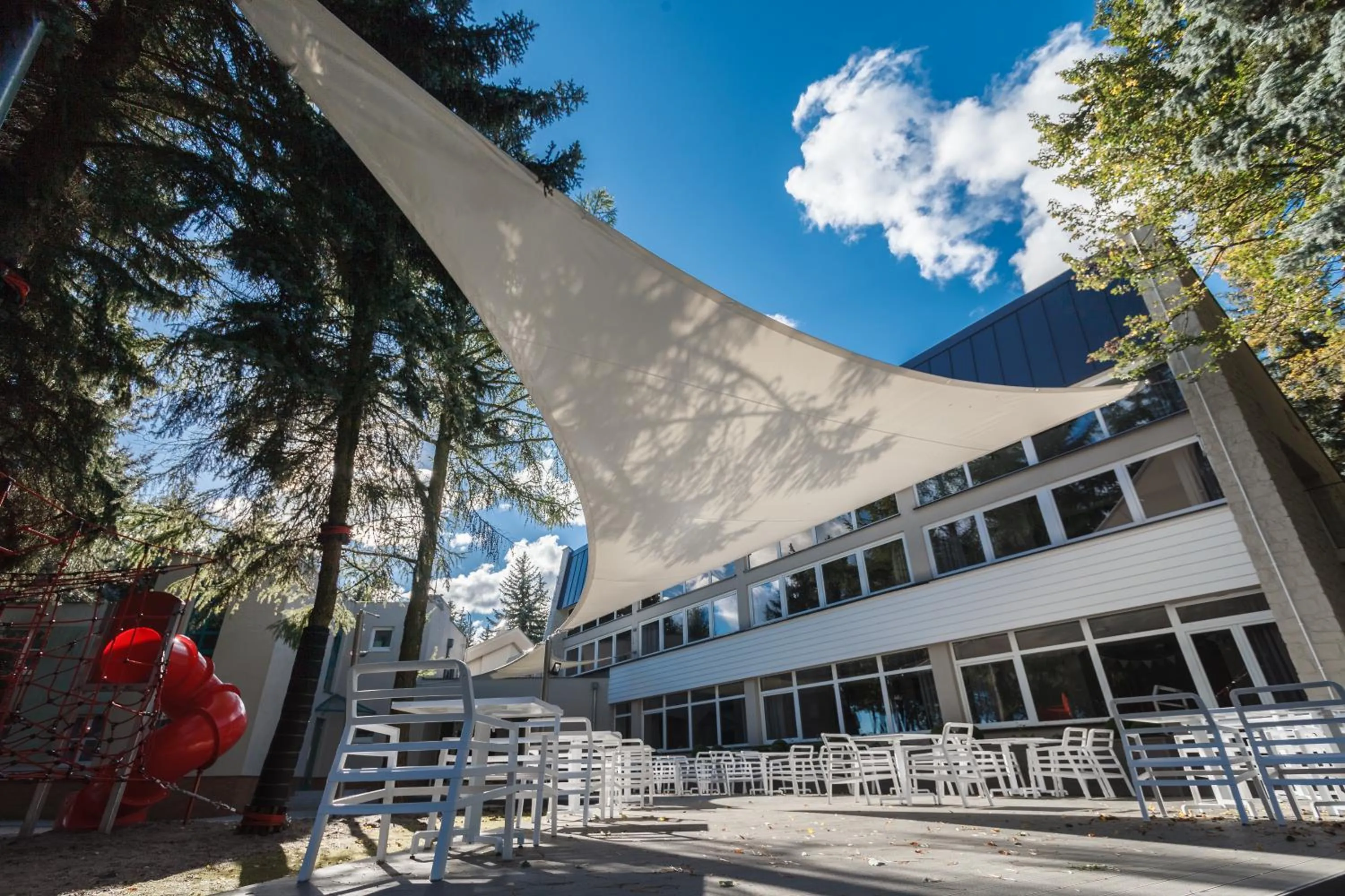 Property Building in Best Western Hotel Edison