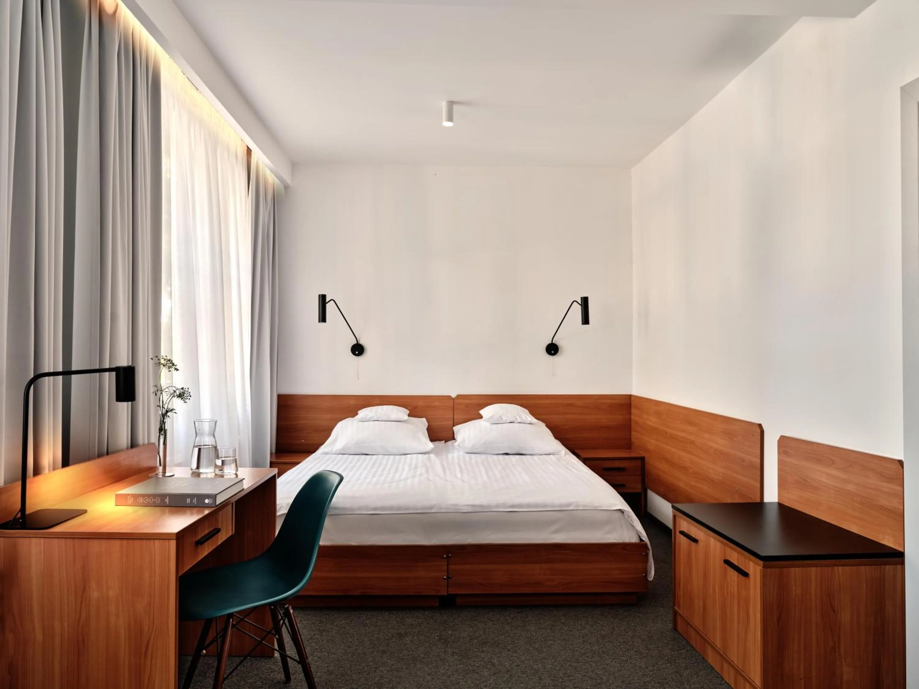 Bed in Best Western Hotel Edison