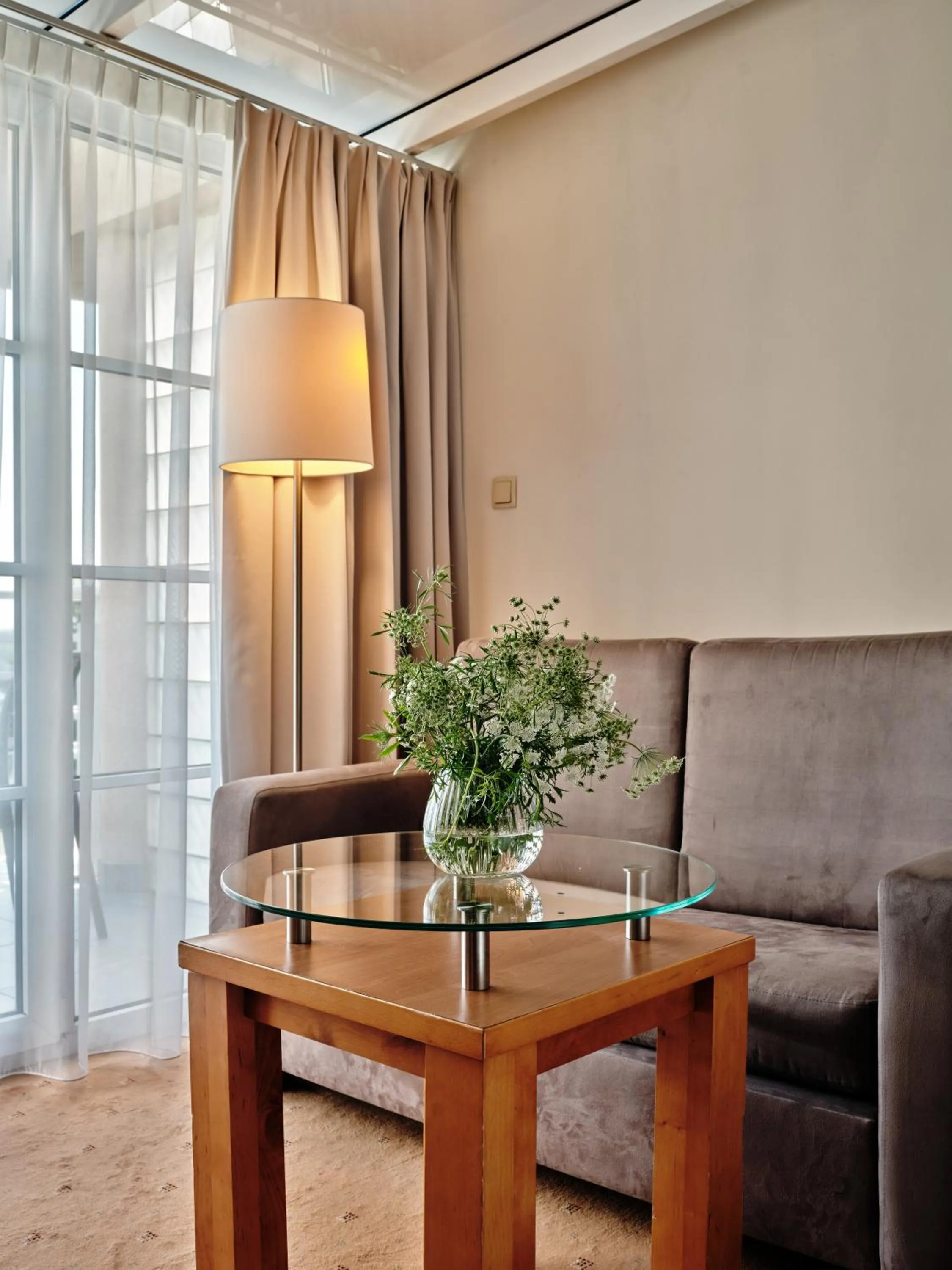 Seating Area in Best Western Hotel Edison