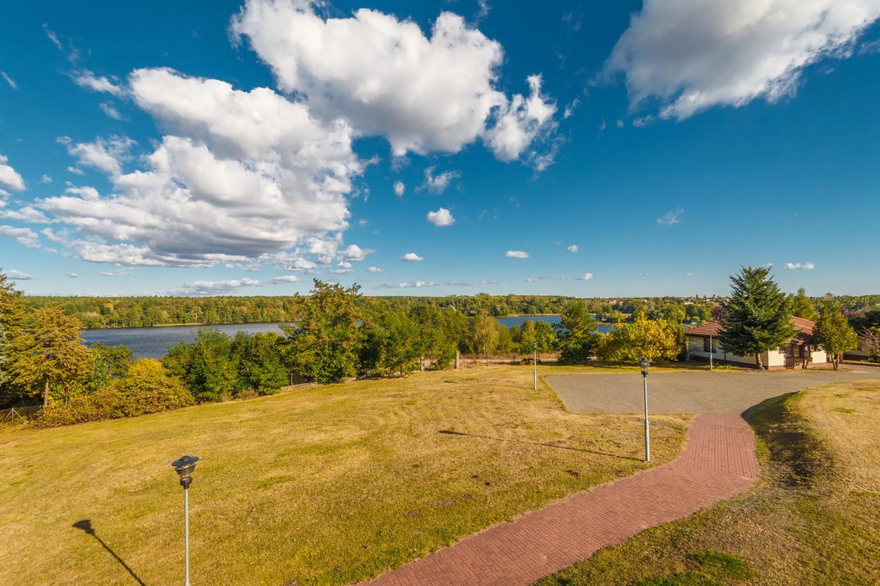 Neighbourhood, Garden in Best Western Hotel Edison