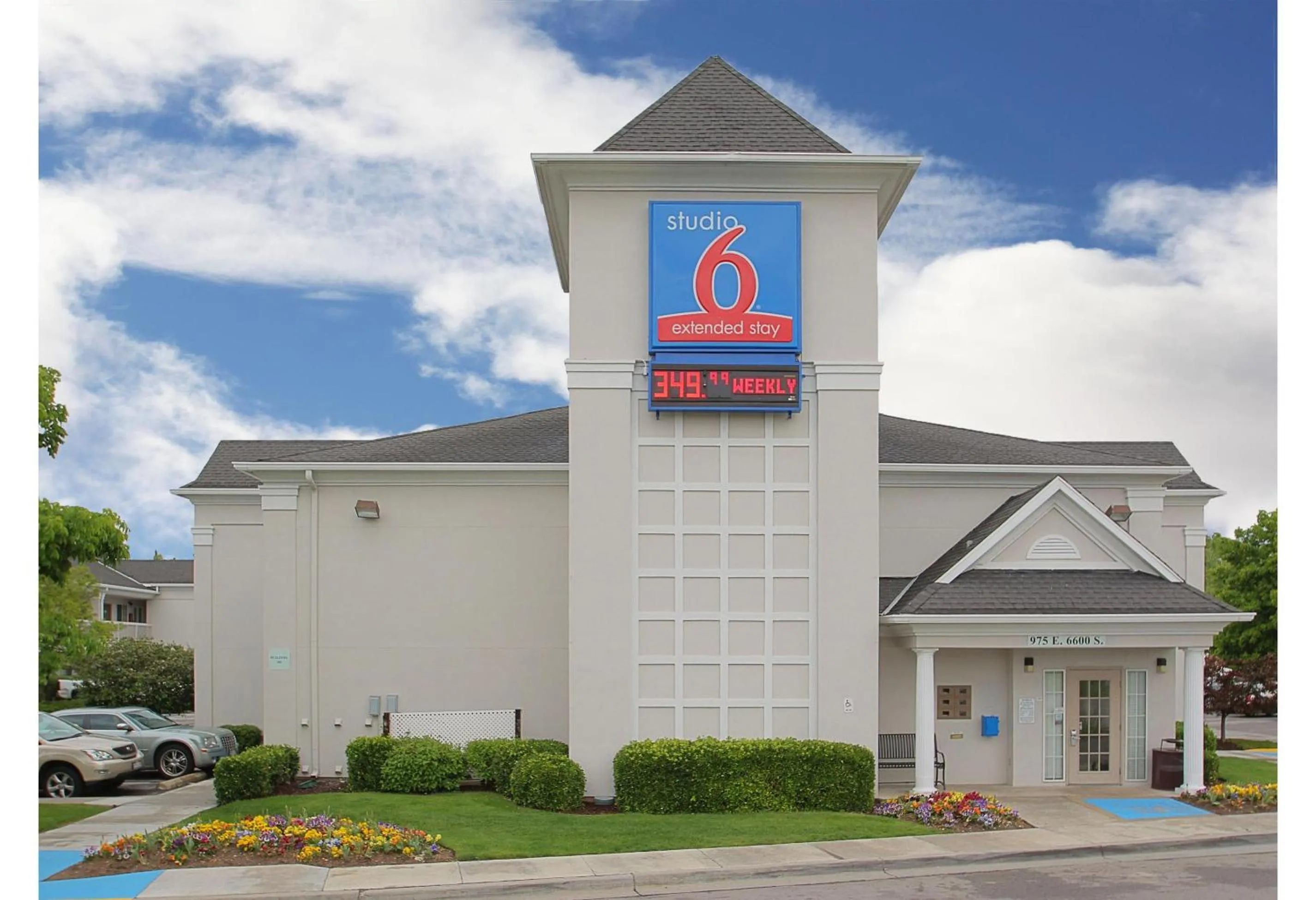 Property building in Studio 6 - Murray, UT