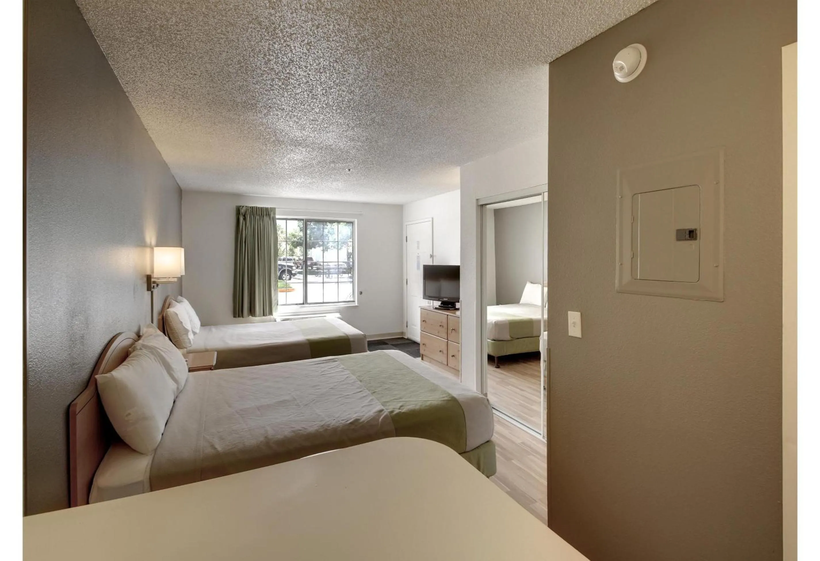 Bedroom, Bed in Studio 6 - Murray, UT
