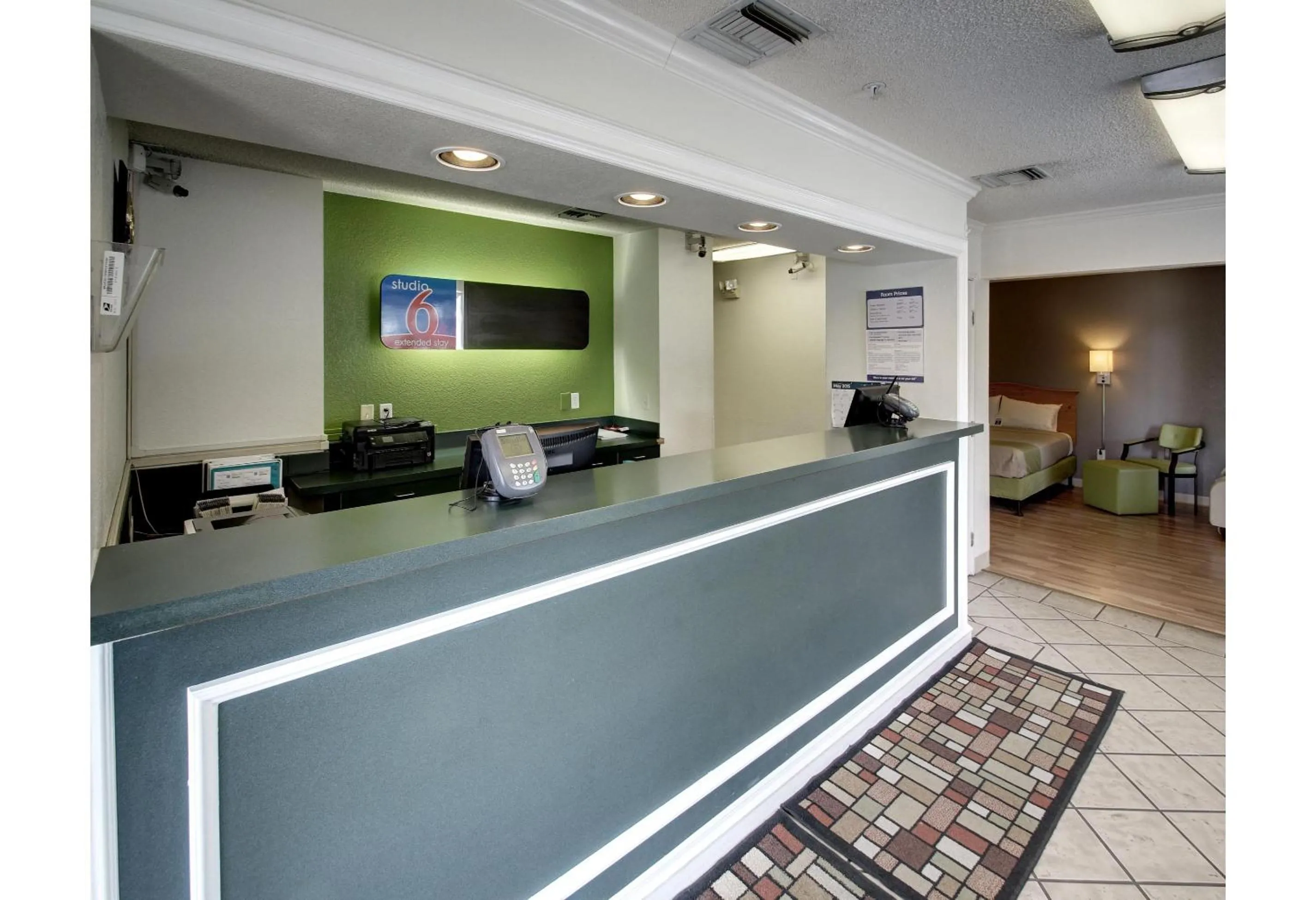 Lobby or reception in Studio 6 - Murray, UT