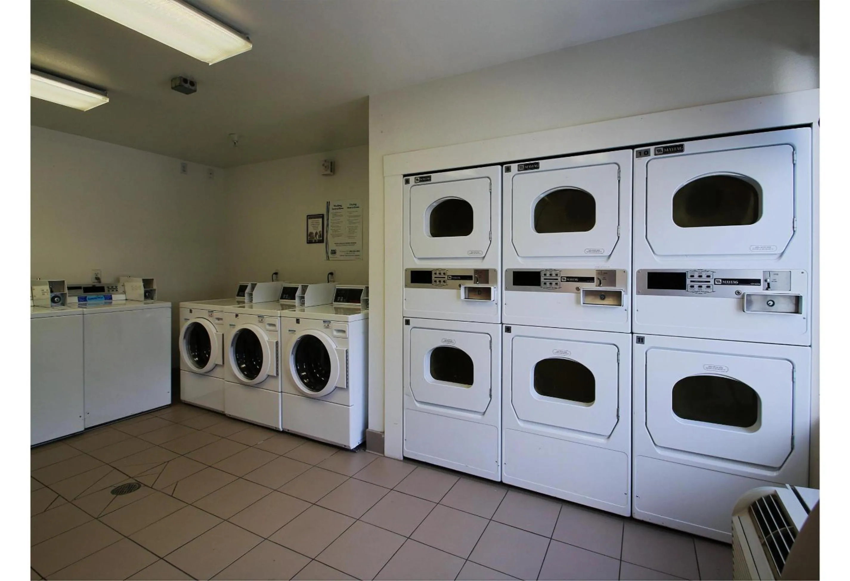 washing machine in Studio 6 - Murray, UT