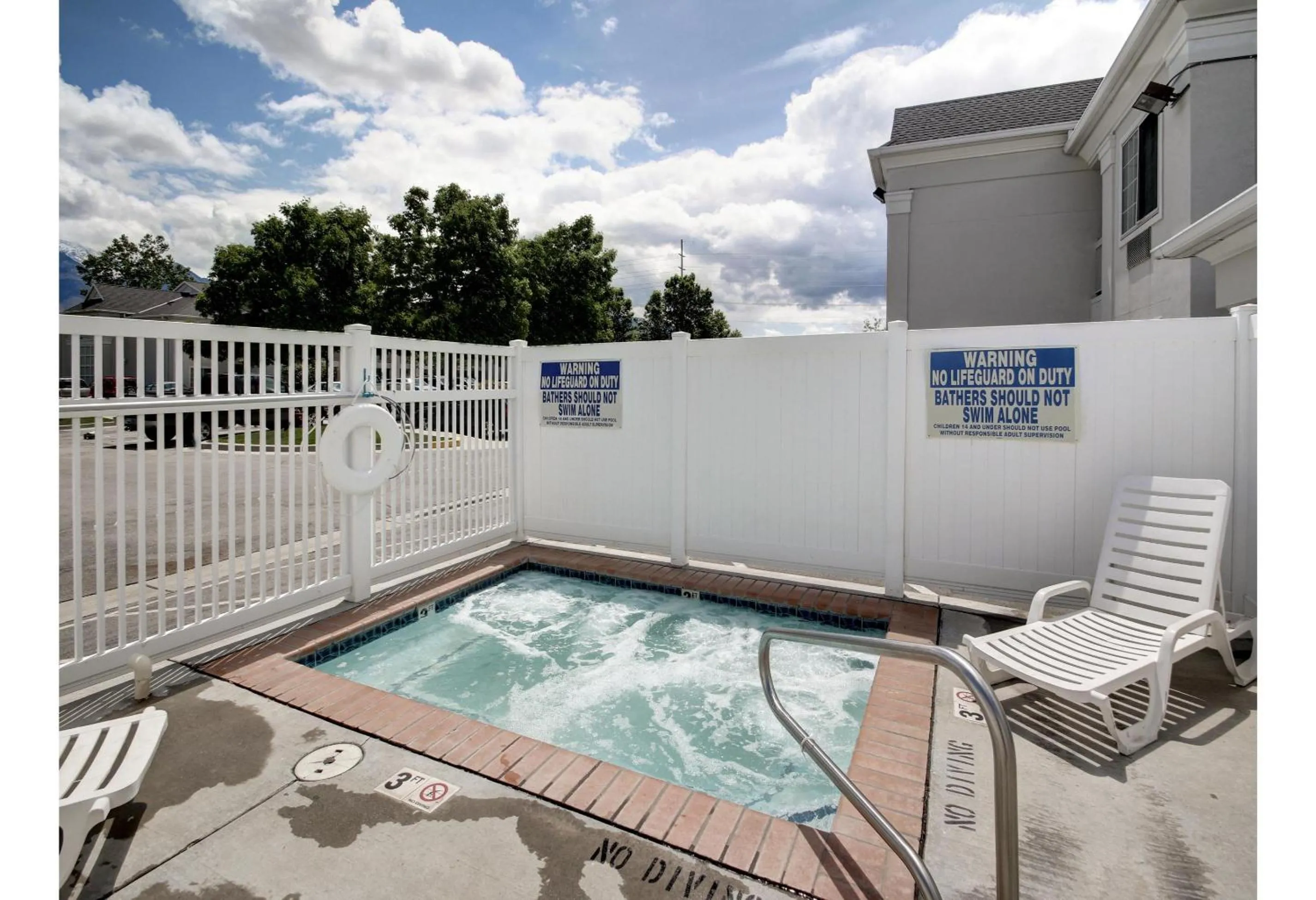 Pool view in Studio 6 - Murray, UT